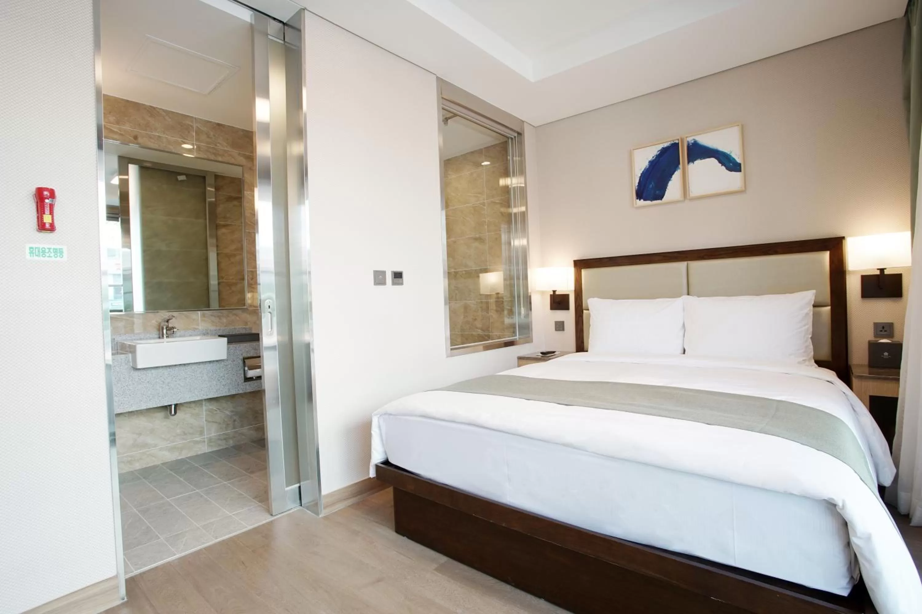 Bed in Stanford Hotel Busan