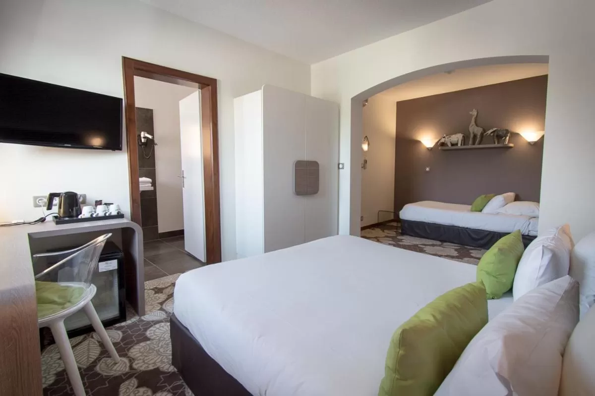 Bedroom, Bed in Hôtel Restaurant Vaillant Colmar Nord