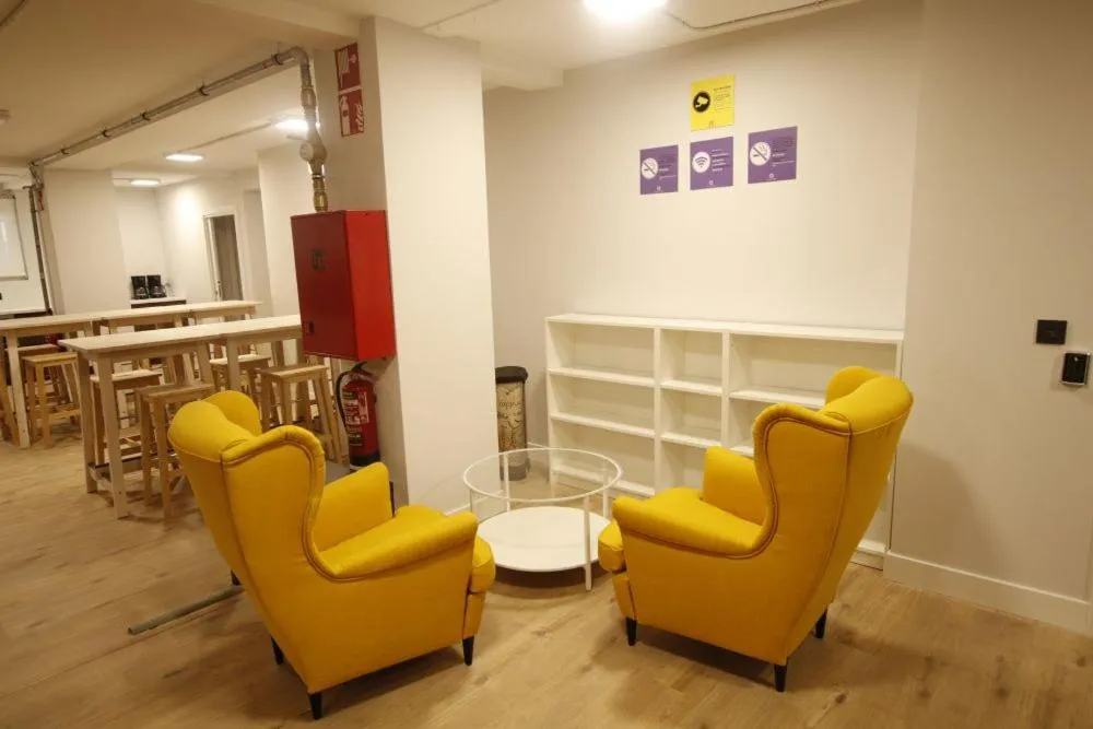 Lobby or reception in Bilbao Metropolitan Hostel by Bossh! Hotels