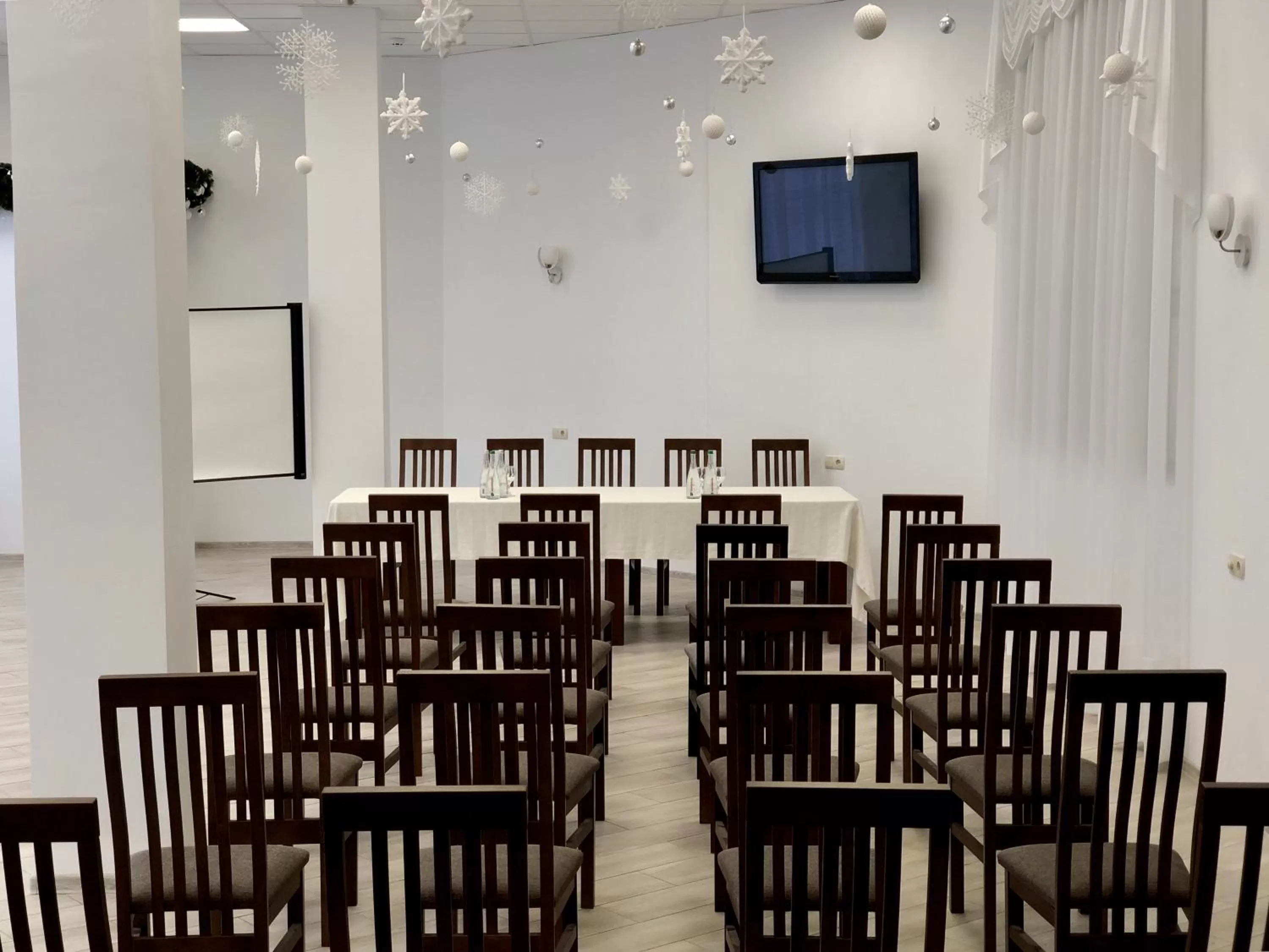 Business facilities in Zhuliany City Hotel