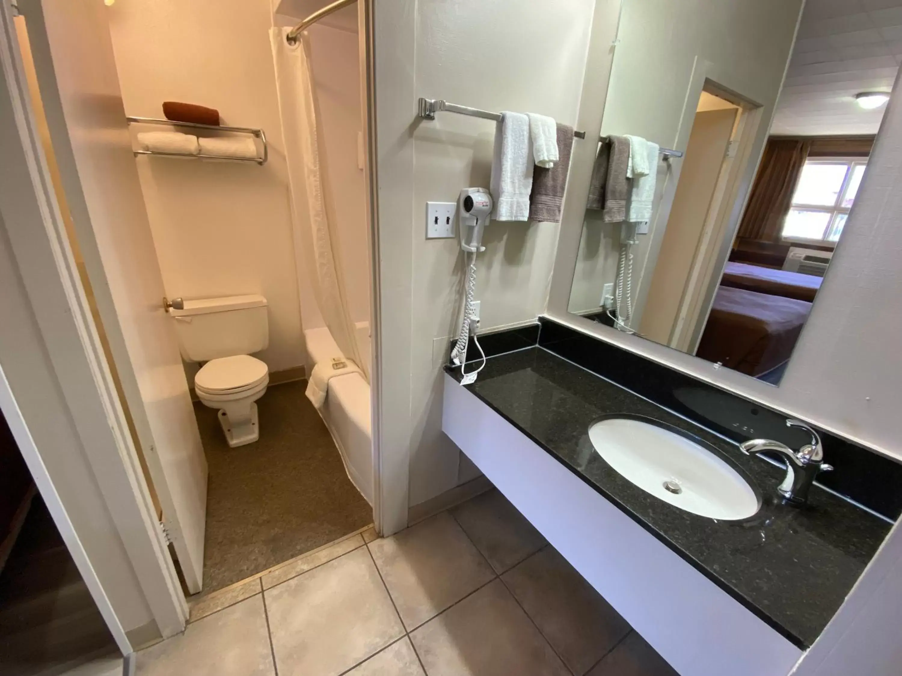 Standard Queen Room in Dauphin Inn Express Standard Queen Room in Dauphin Inn Express