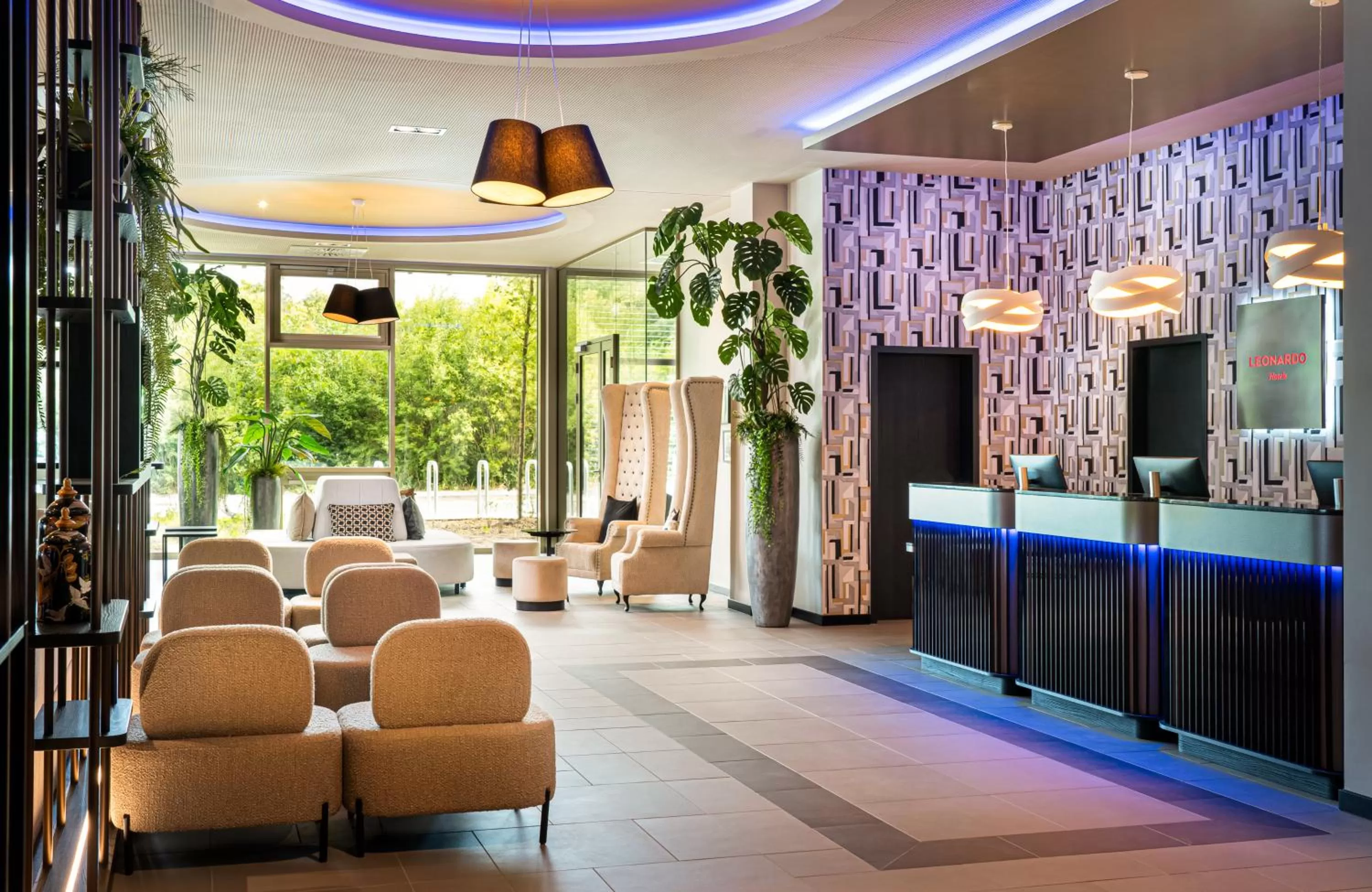 Lobby or reception in Leonardo Royal Hotel Cologne Bonn Airport