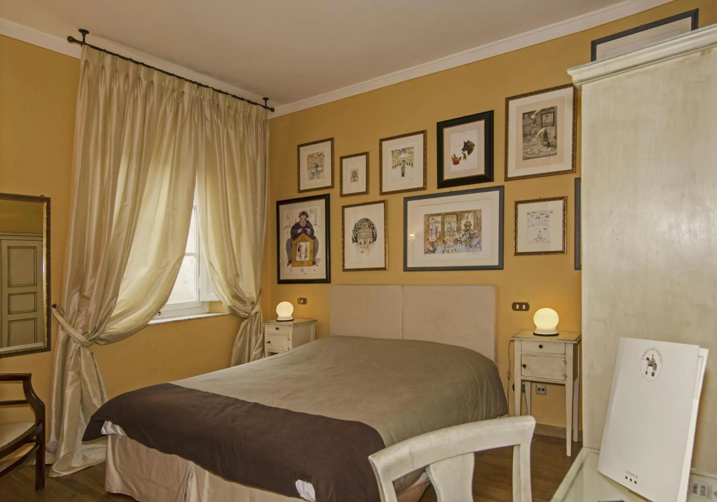 Bedroom, Bed in Albergo San Martino & Depandance