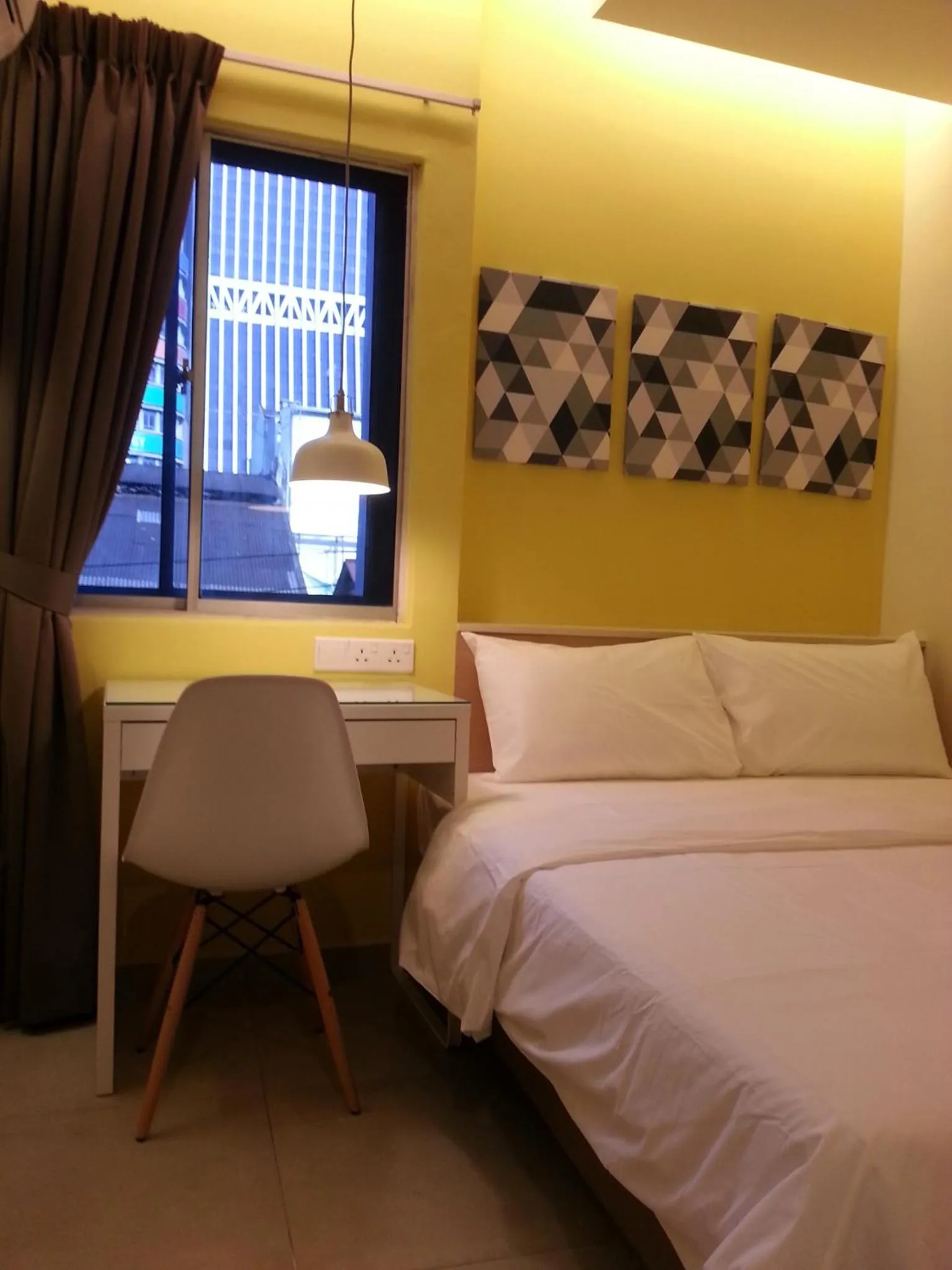 Bedroom, Bed in Hotel 1000 Miles