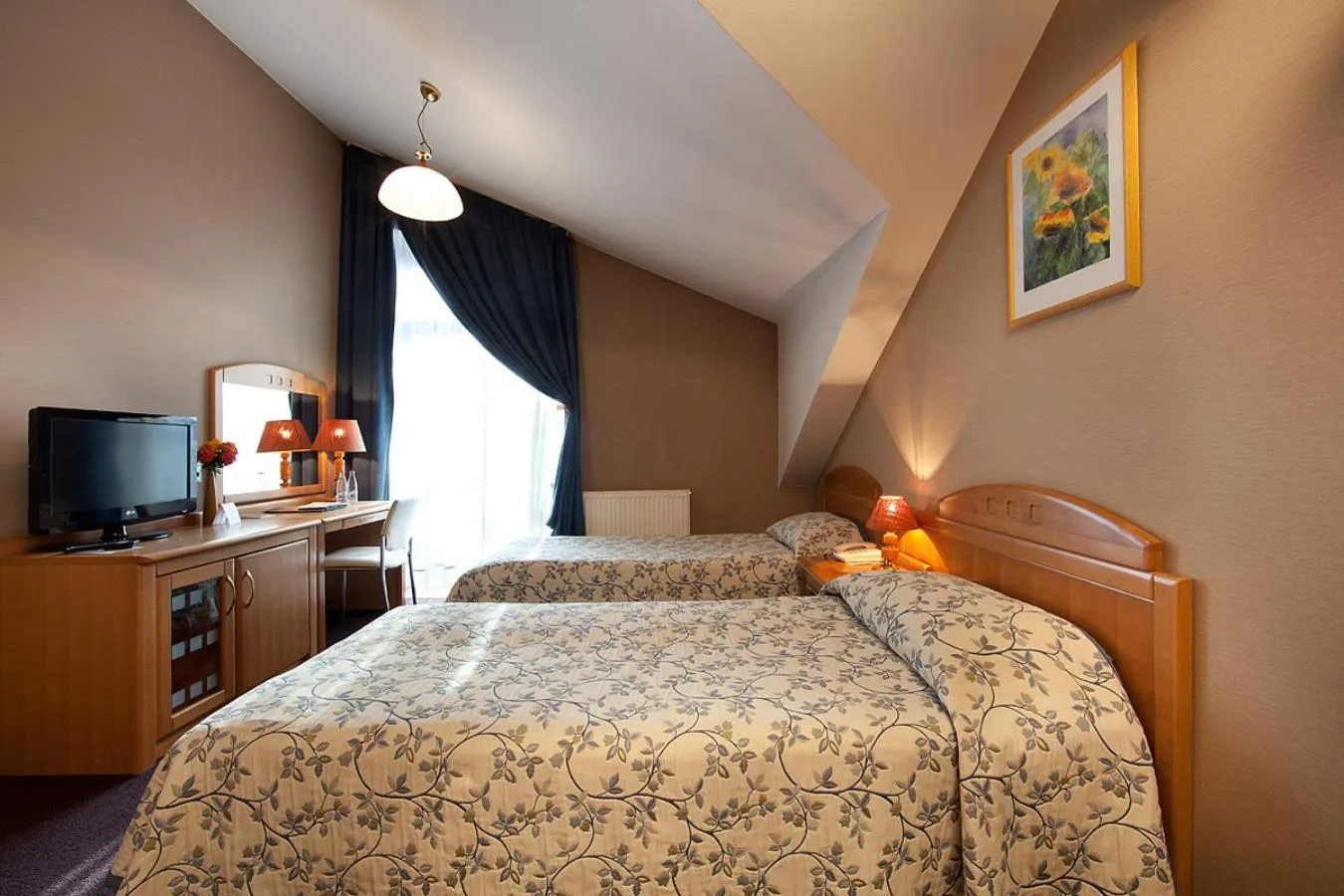 TV and multimedia, Bed in Blue Swan