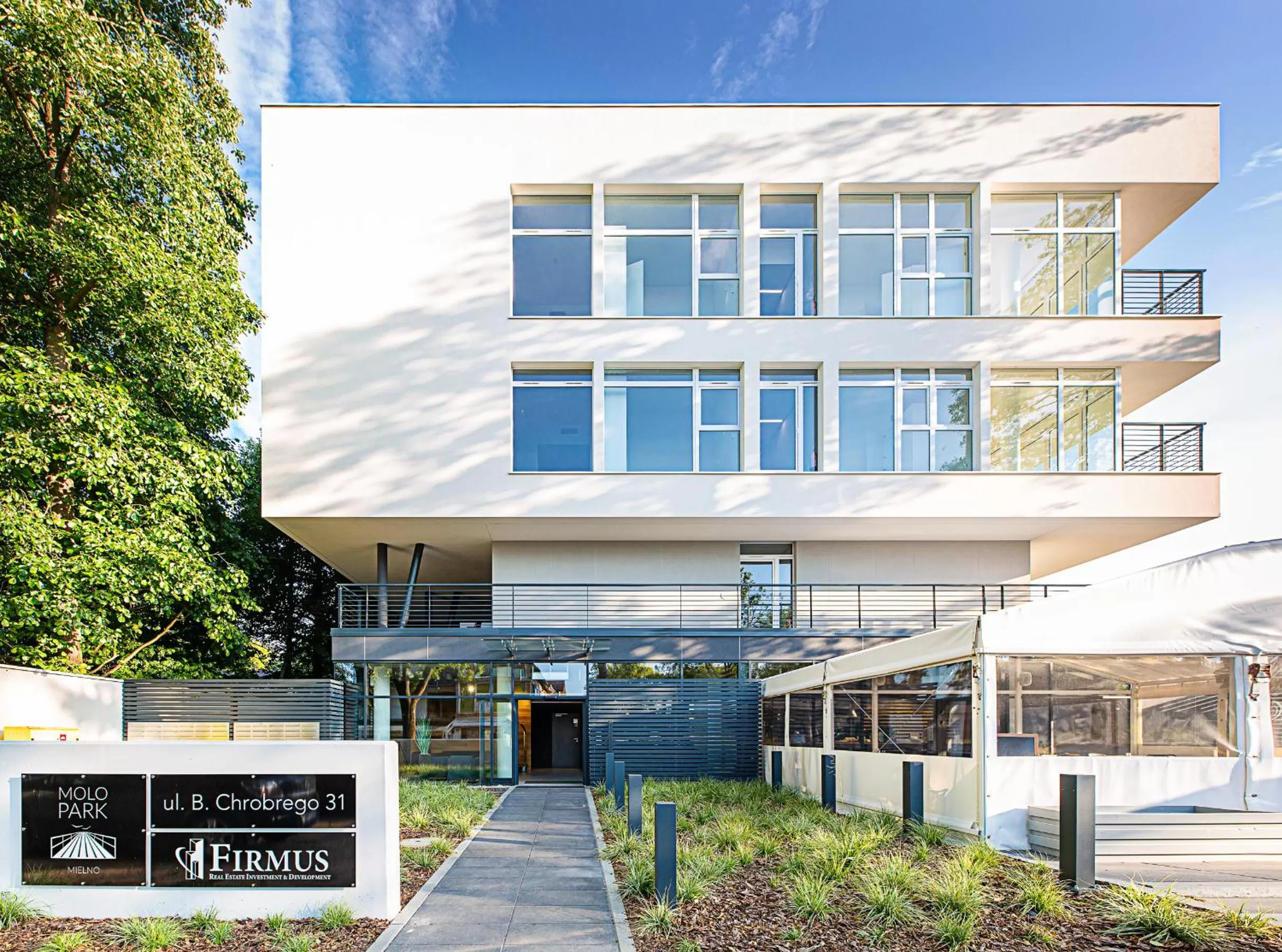 Property building in Molo Park Mielno