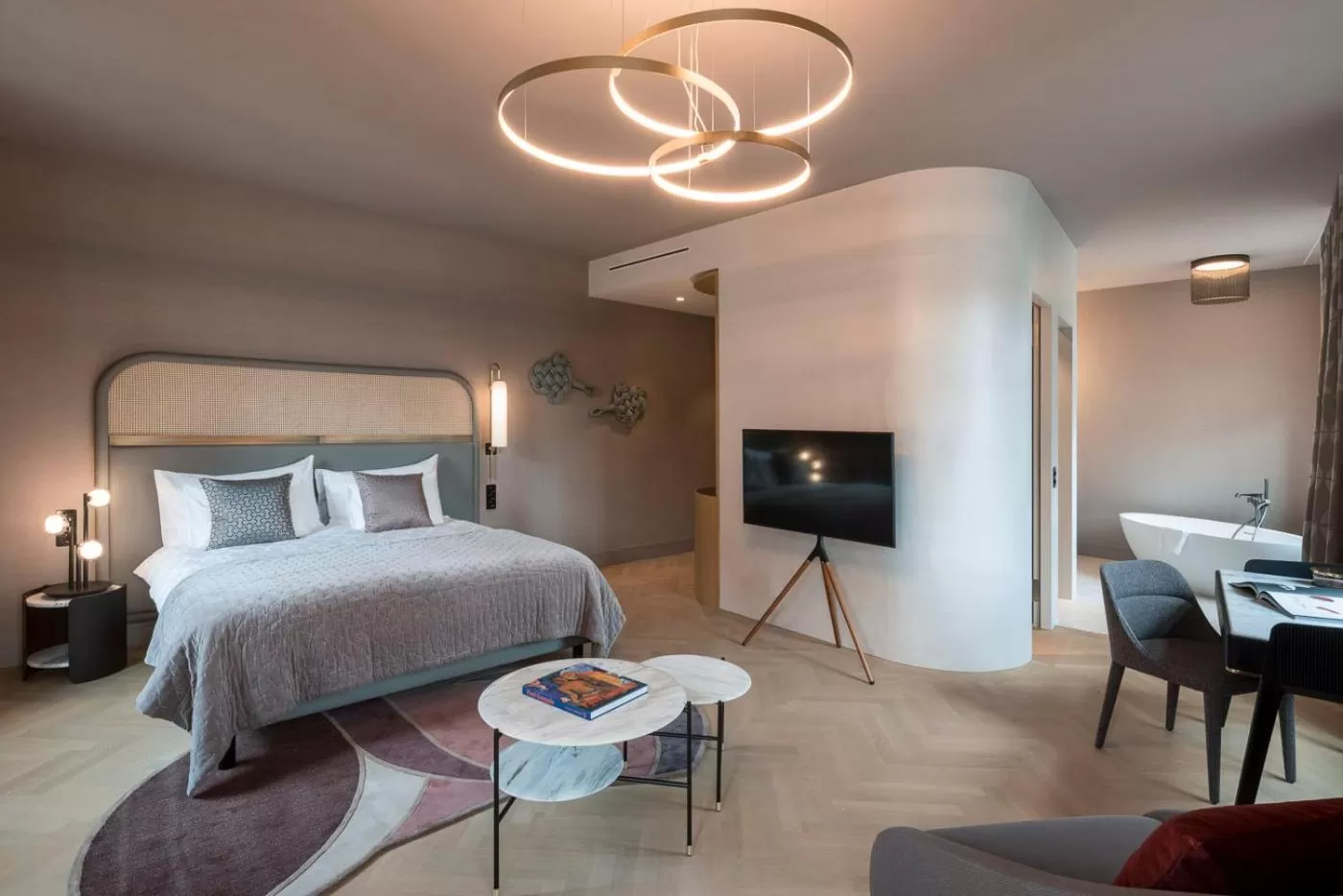 Living room, Bed in Hotel Märthof Basel