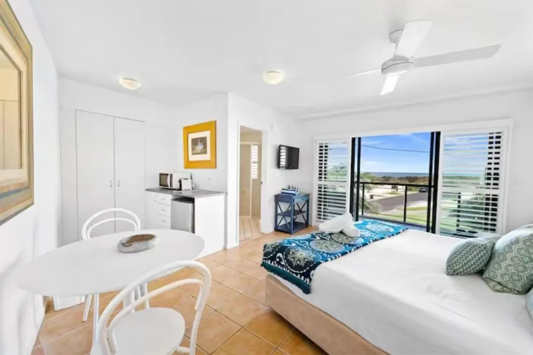 Bed in The Cove Yamba