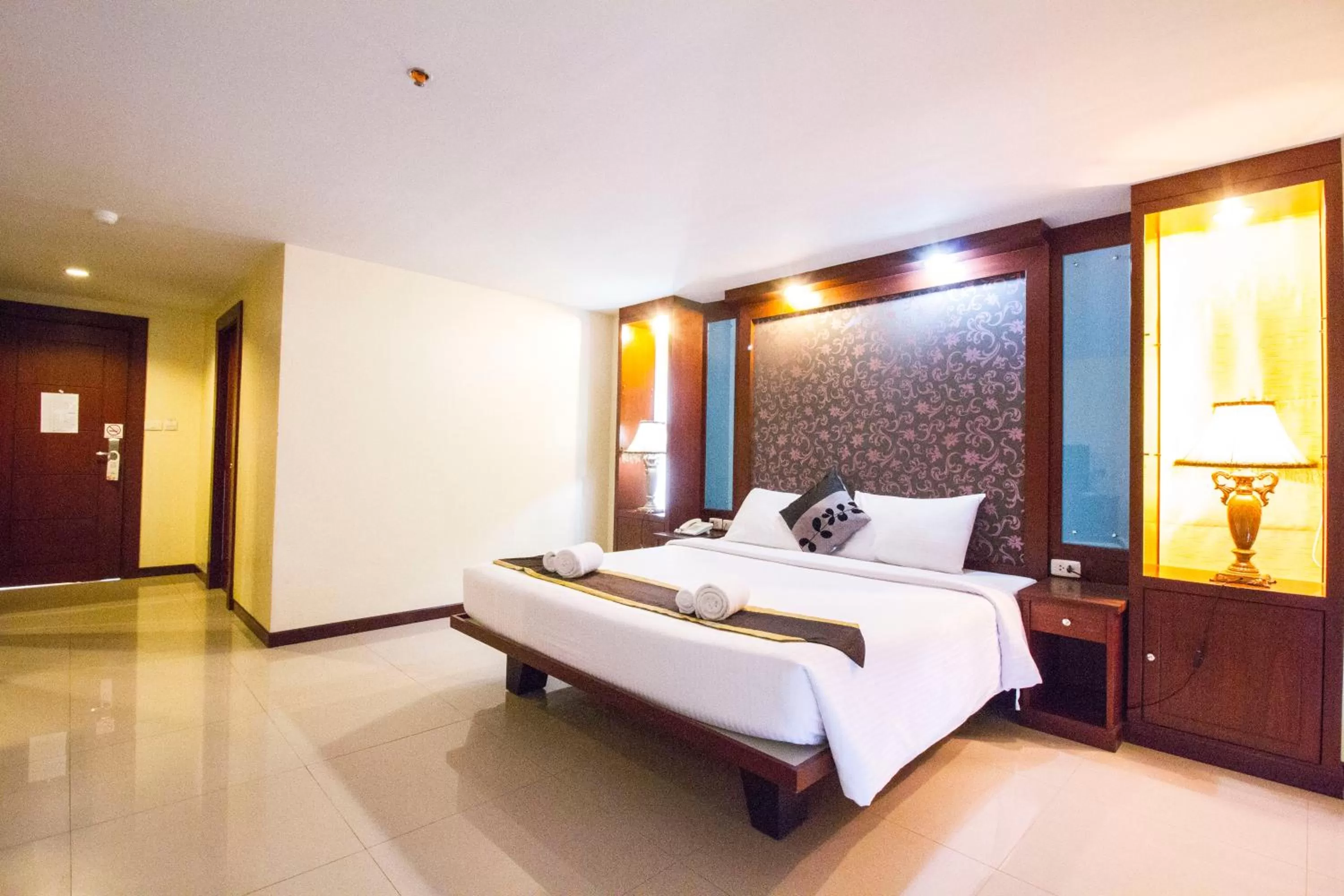 Bed in Convenient Grand Hotel