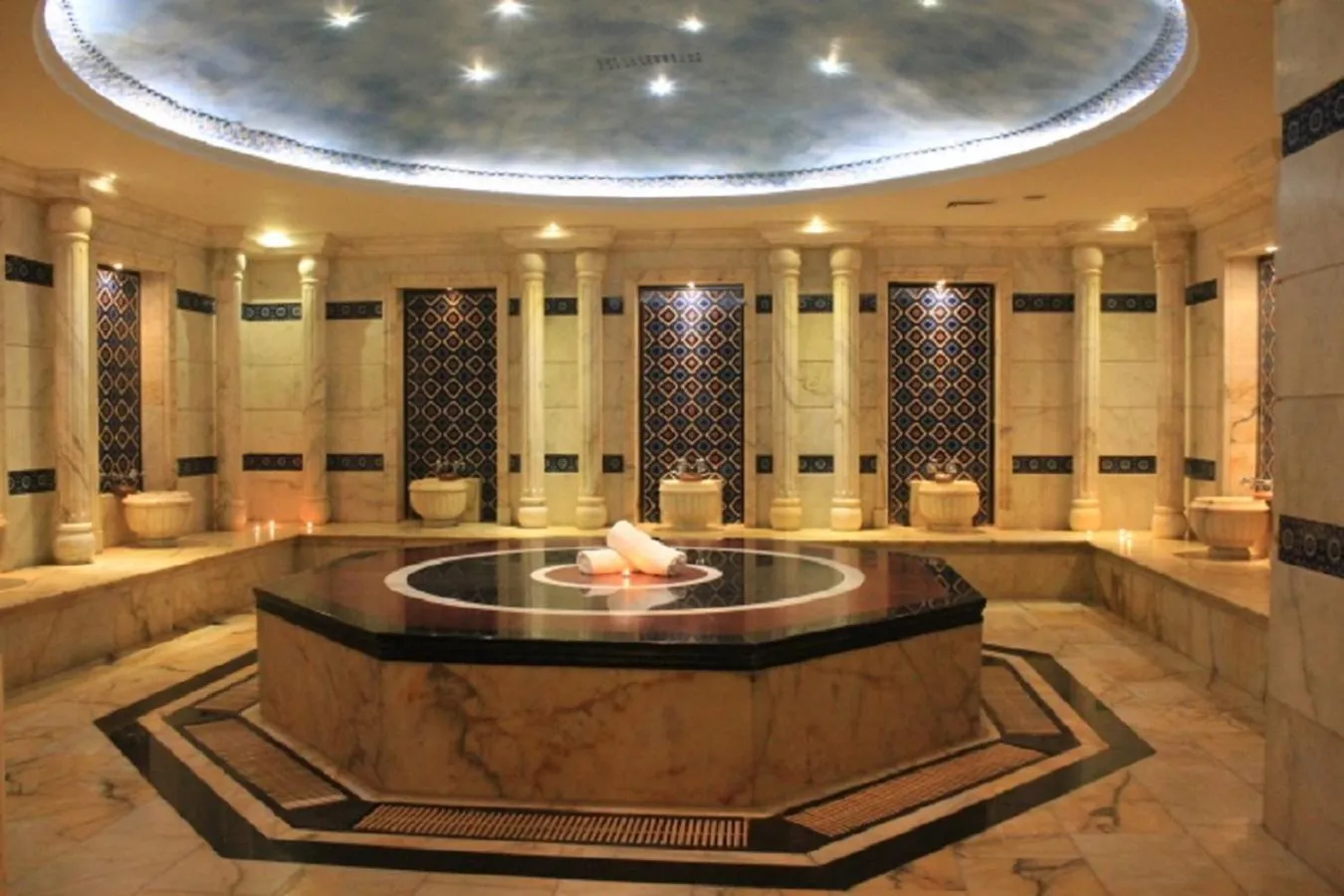 Hot Tub in Thousand Nights Hotel Amman - فندق ثاوزند نايتس عمان