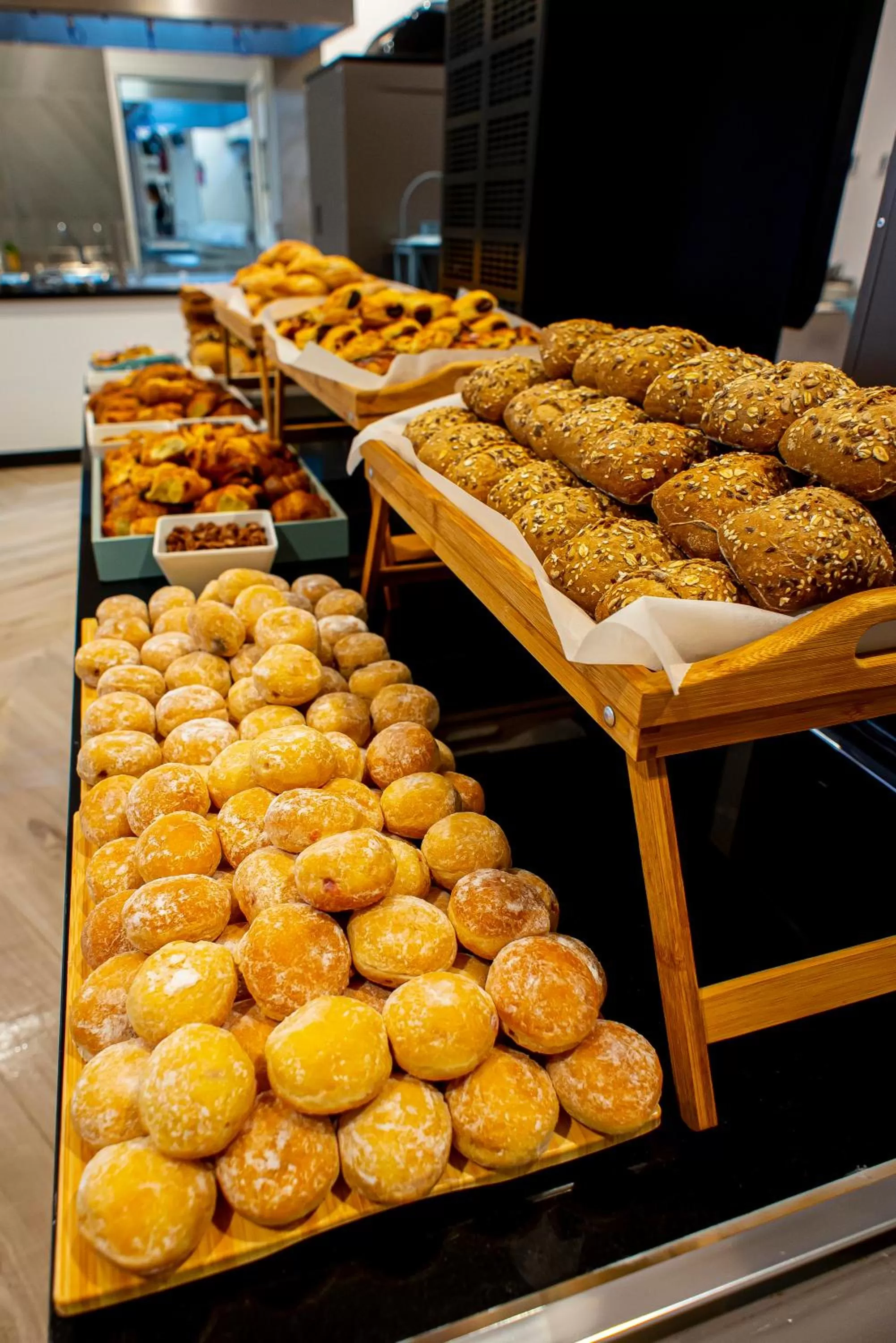 Restaurant/places to eat in Hotel Taimar