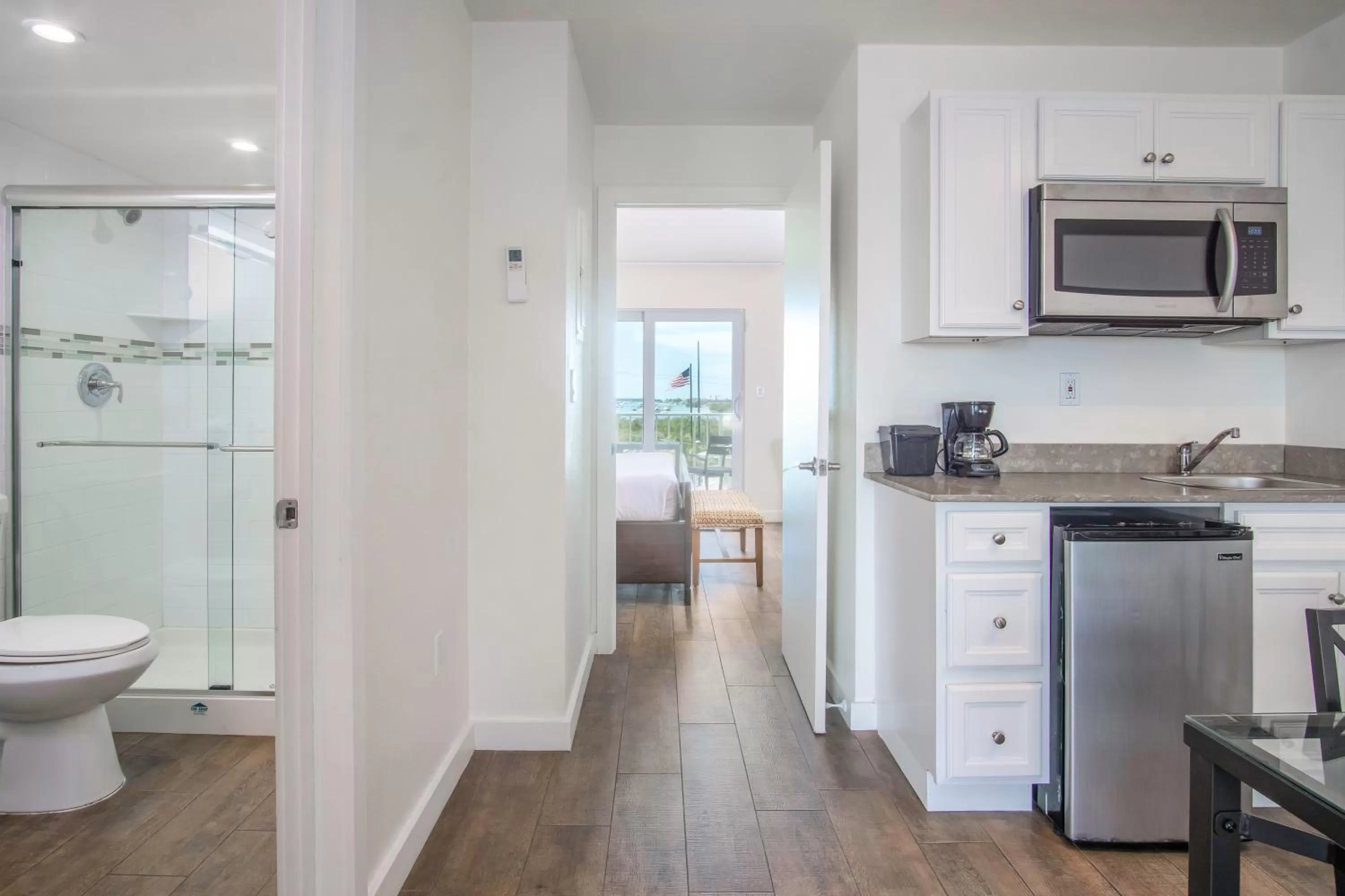 Kitchen or kitchenette in Skipjack Resort & Marina