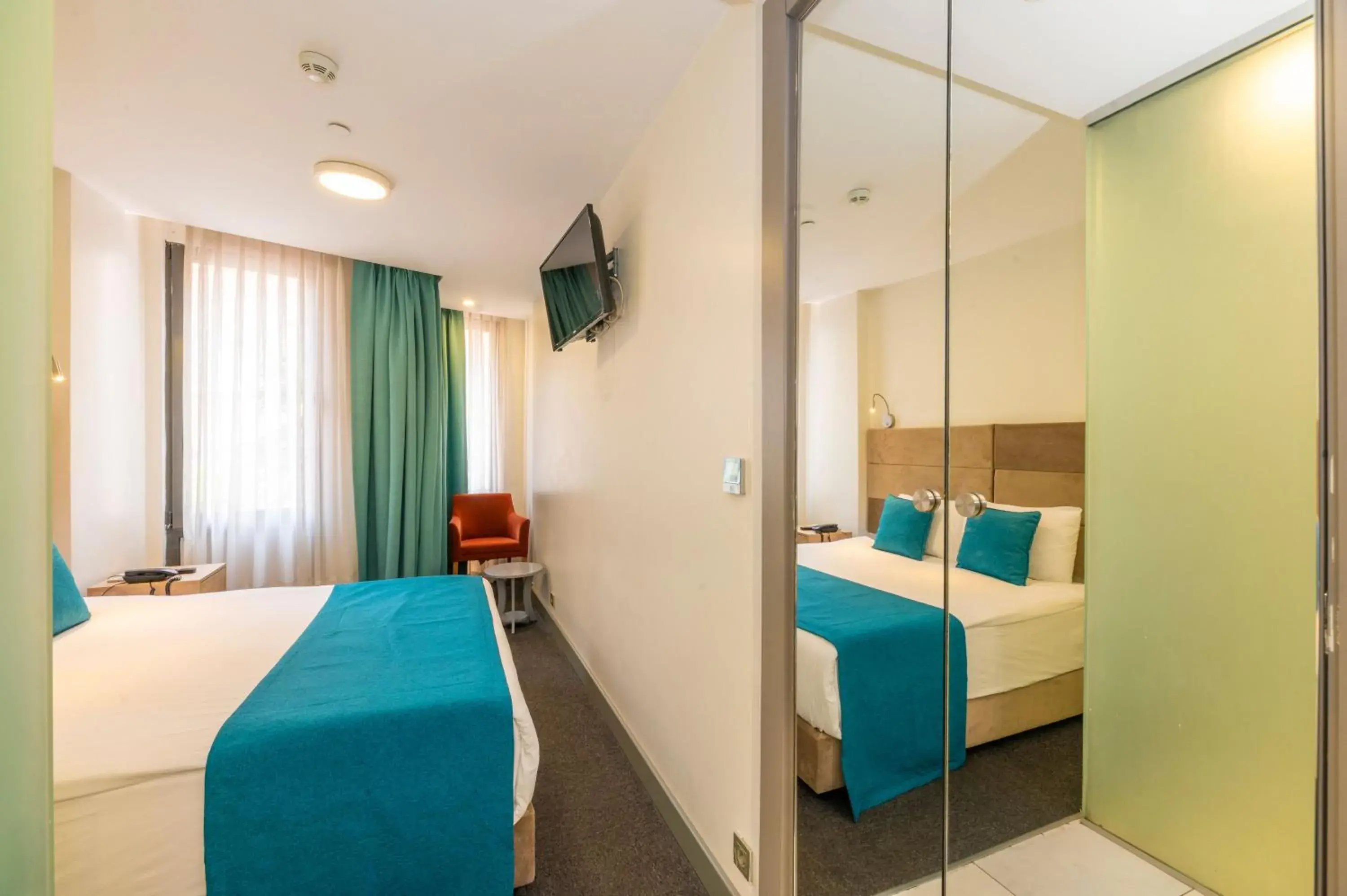 Standard Double Room in Taksim Hotel V Plus Standard Double Room in Taksim Hotel V Plus