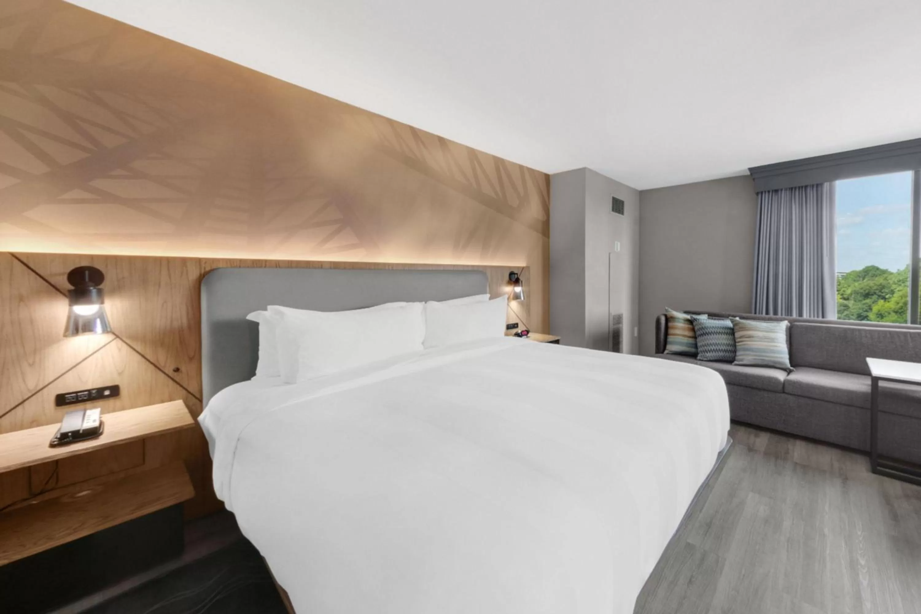 Photo of the whole room, Bed in Houston Marriott North