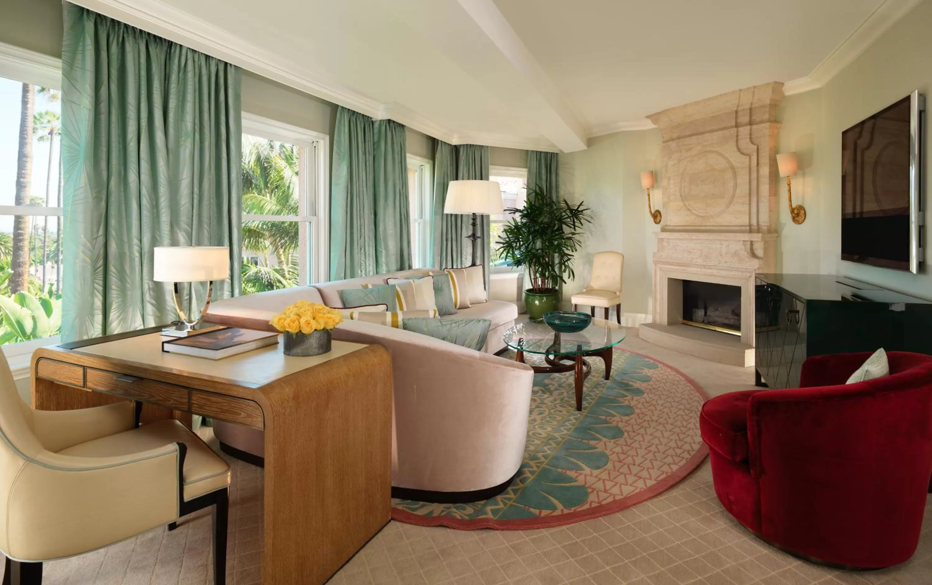 Living room in The Beverly Hills Hotel - Dorchester Collection