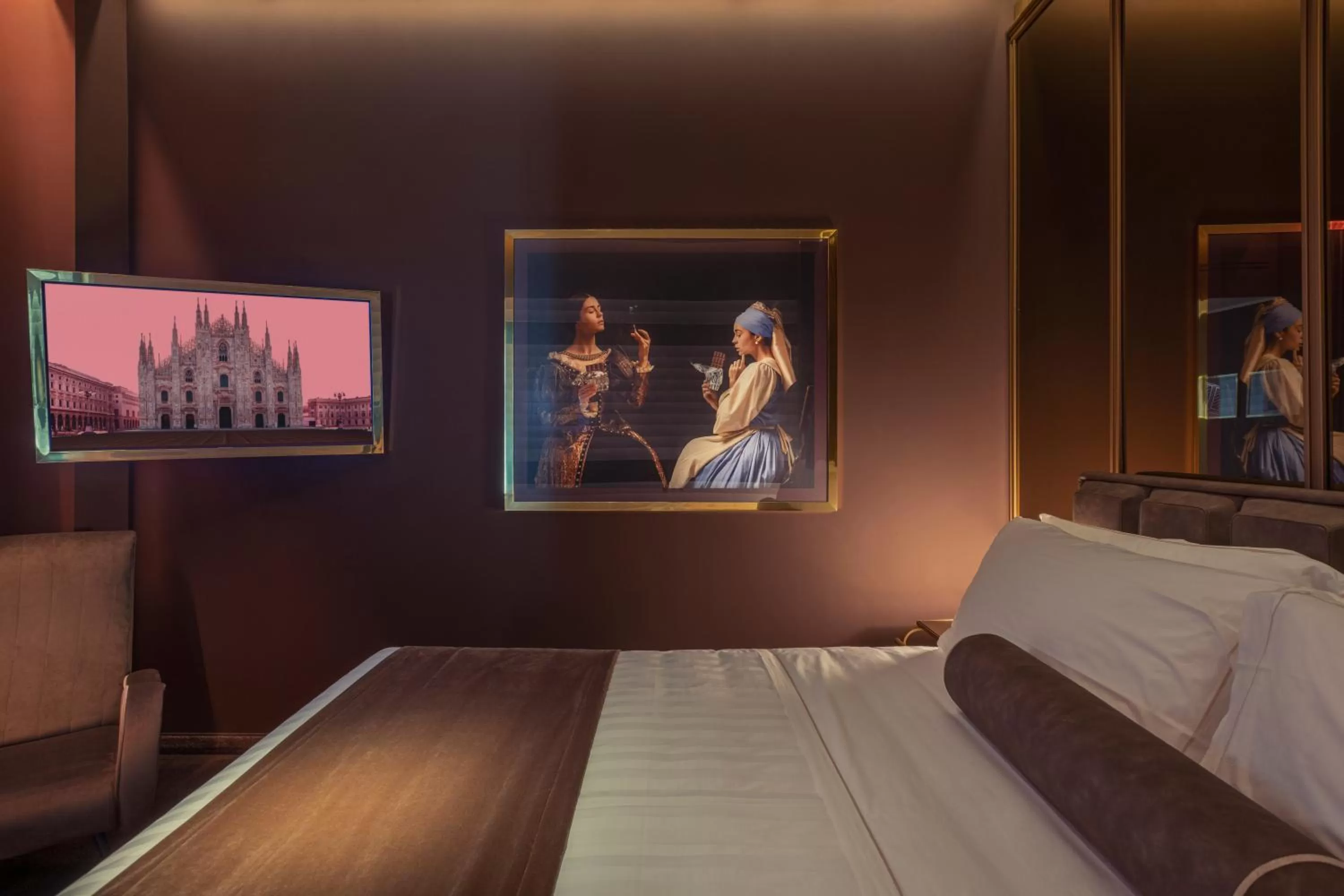 Decorative detail, Bed in ODSweet Duomo Milano Hotel