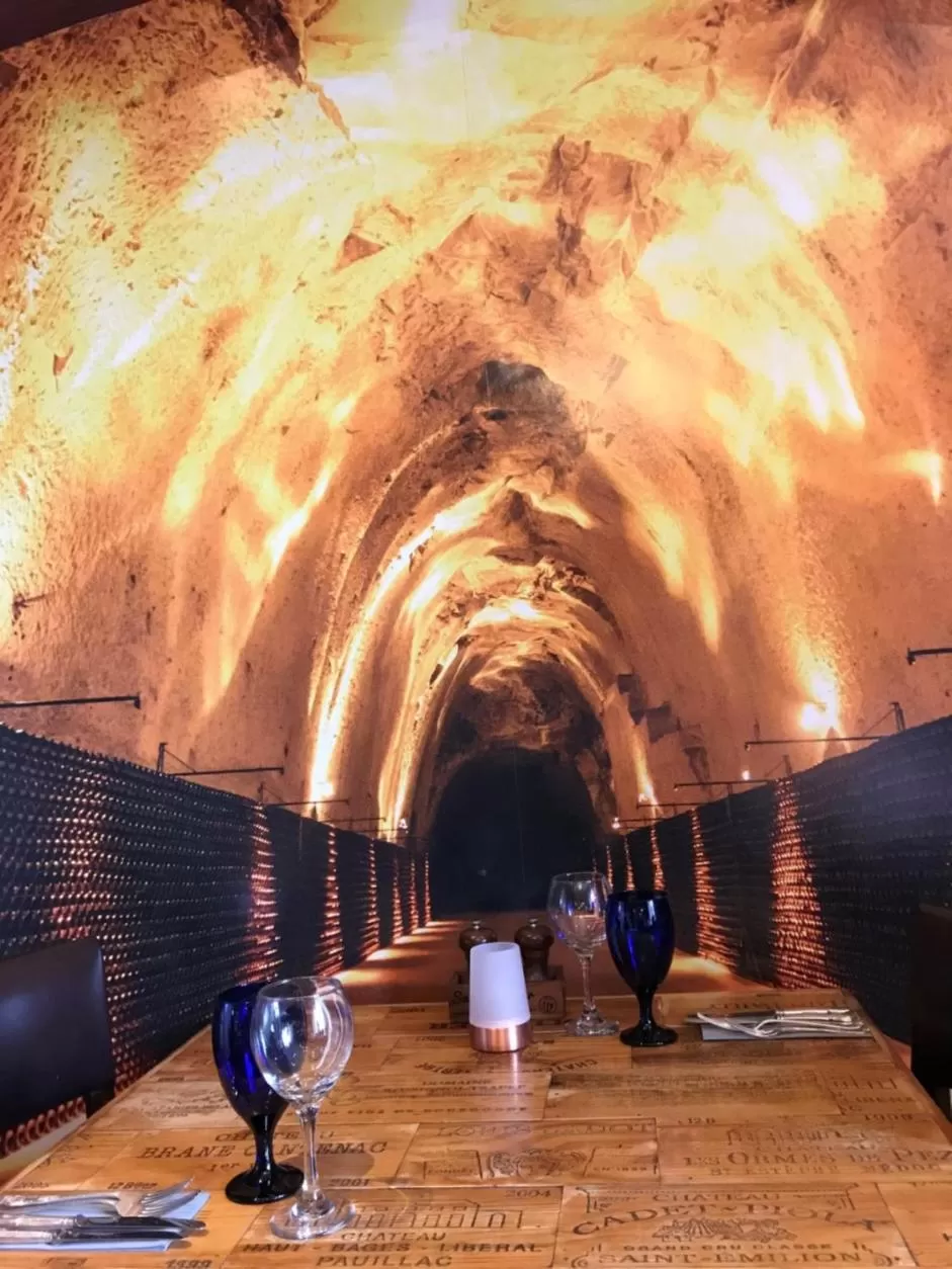 Restaurant/places to eat in The Corner House Hotel