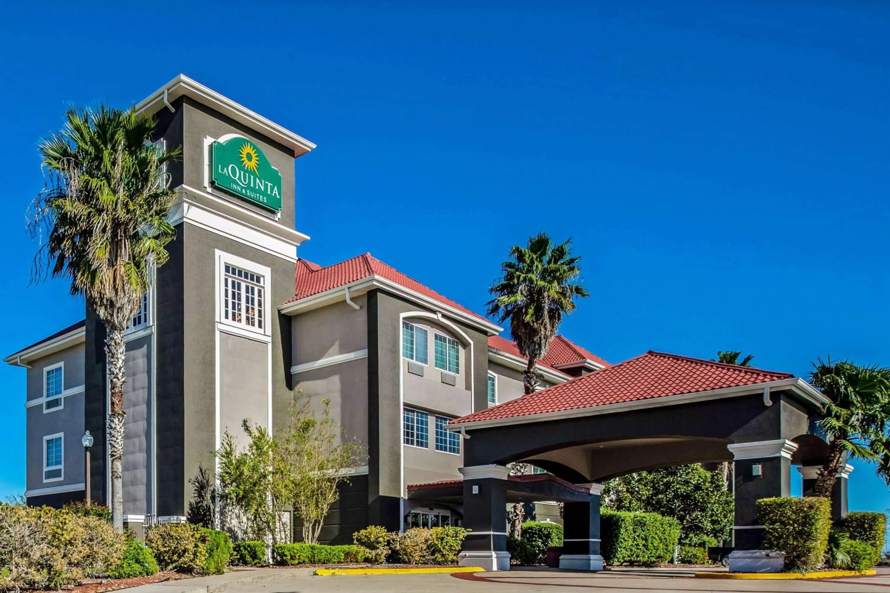 Property building in La Quinta by Wyndham Corpus Christi Northwest