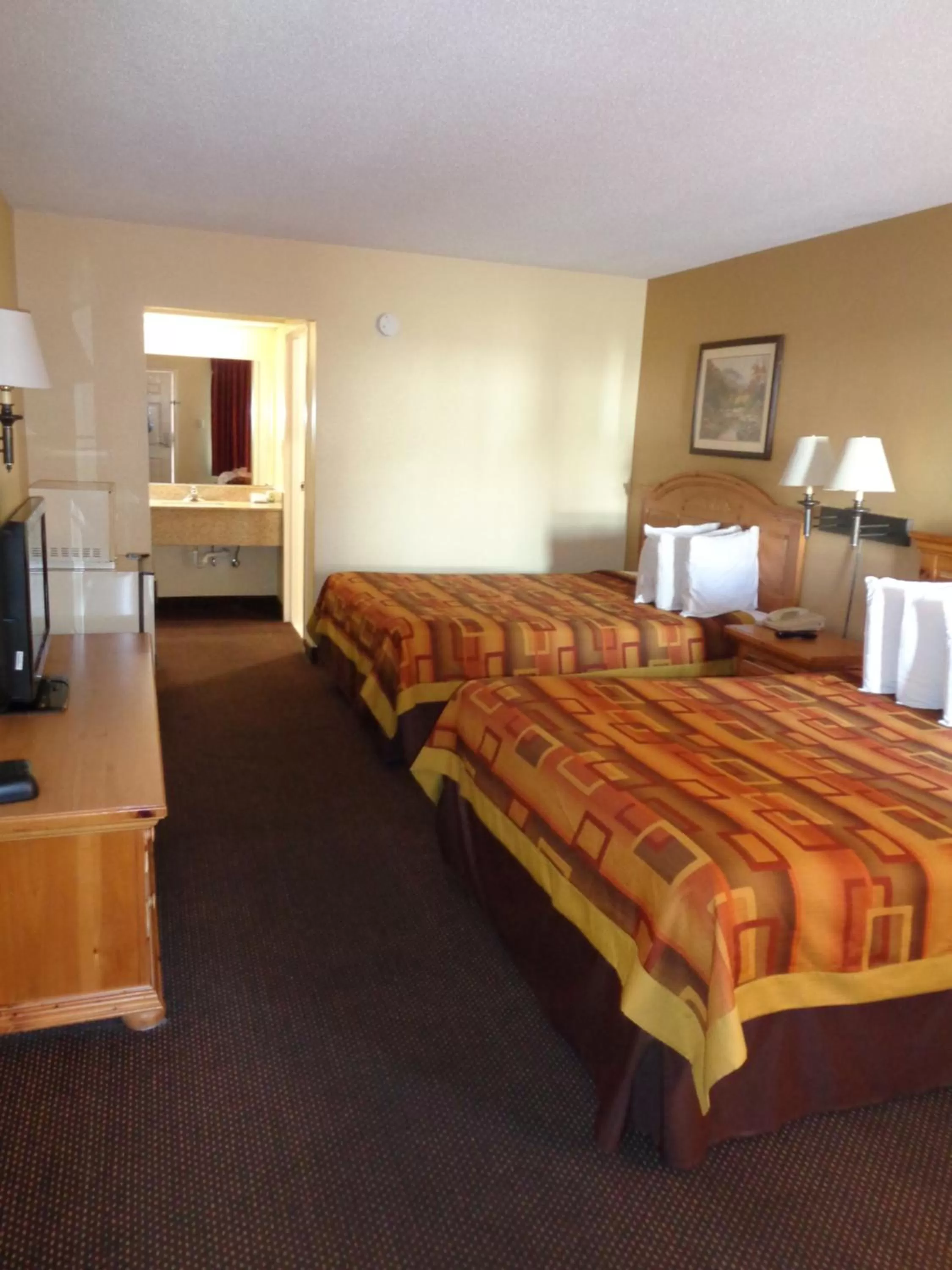 Photo of the whole room in Clarksville Inn