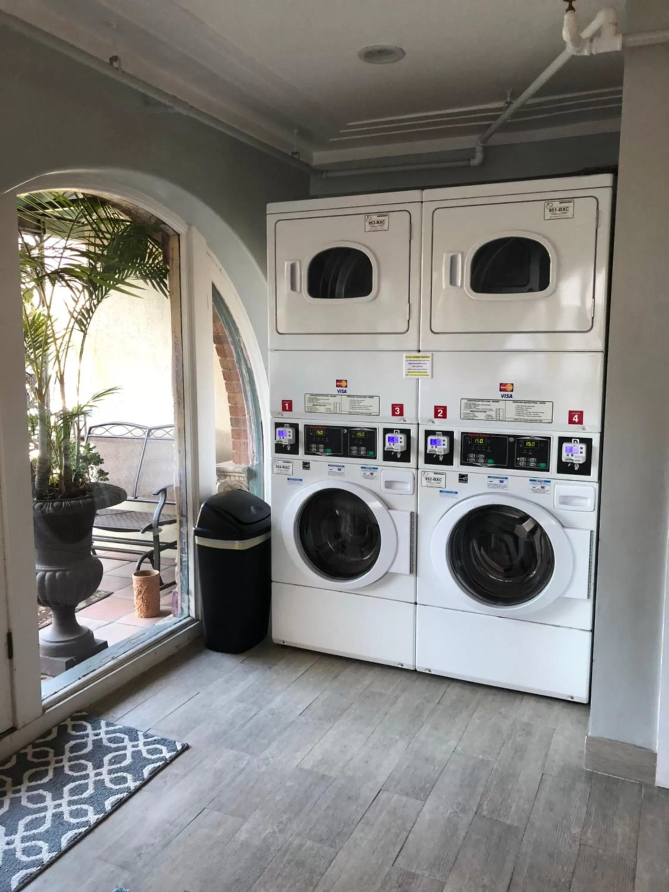 Communal lounge/ TV room in Broadlind Hotel