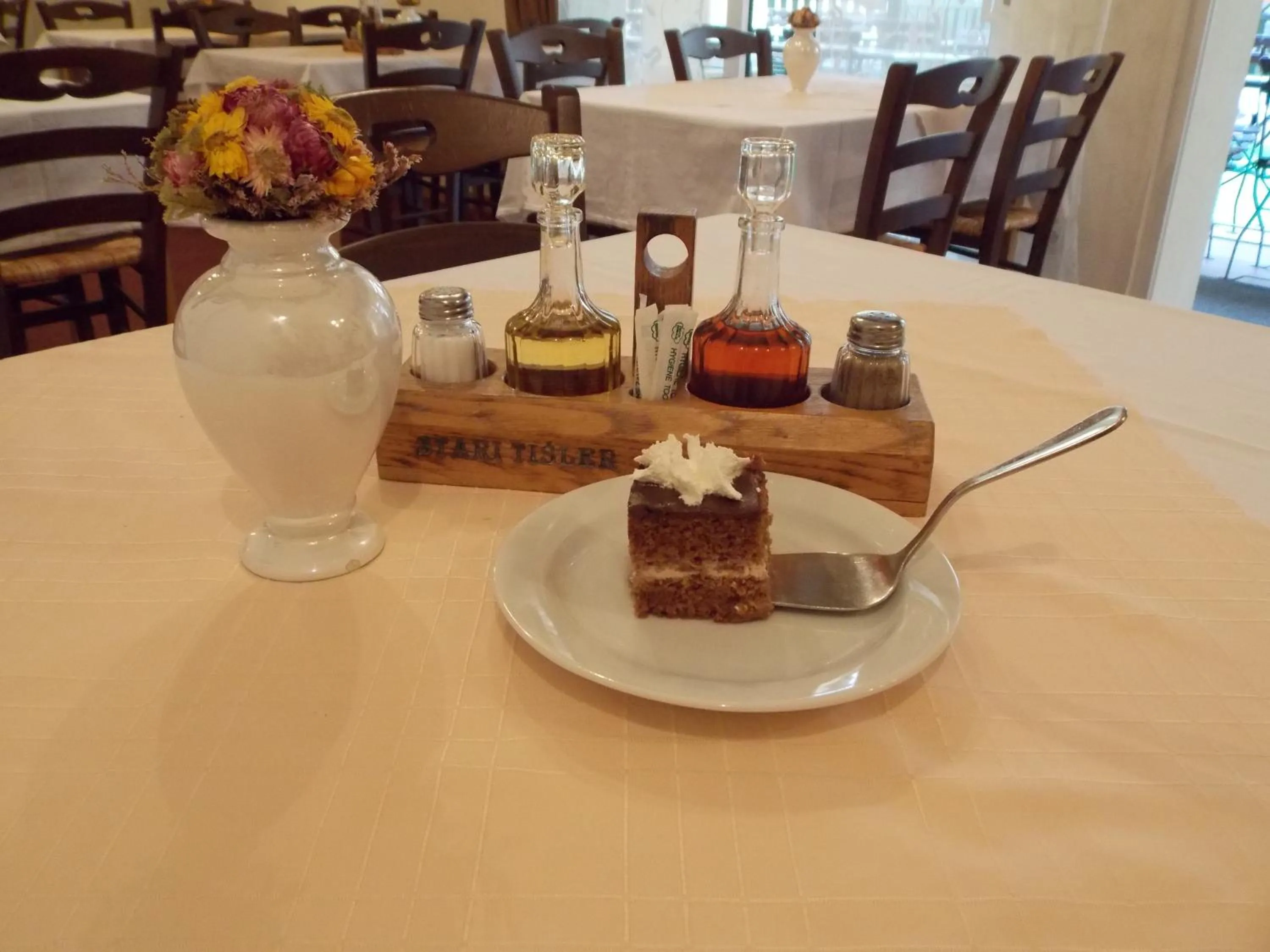 Restaurant/places to eat in Guesthouse Stari Tišler