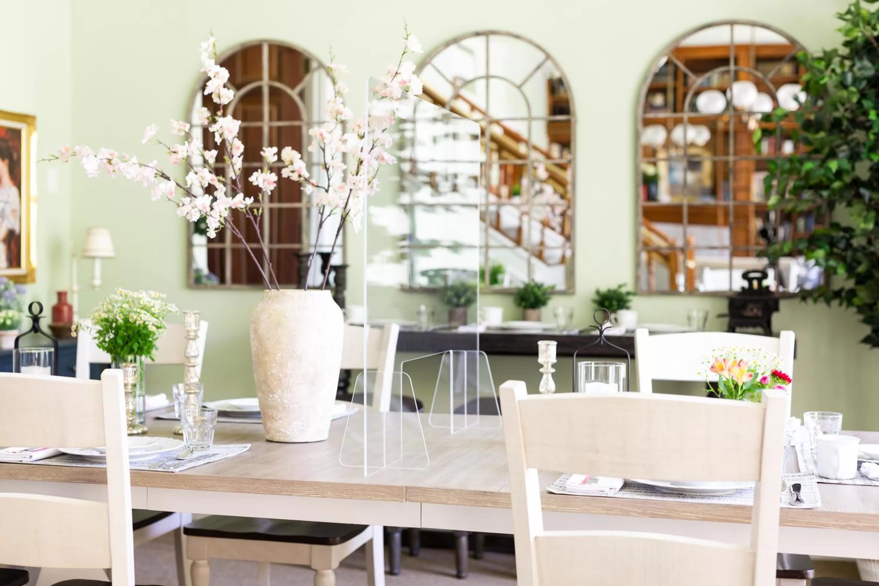 Dining area in Garden Street Inn Downtown San Luis Obispo, A Kirkwood Collection Hotel