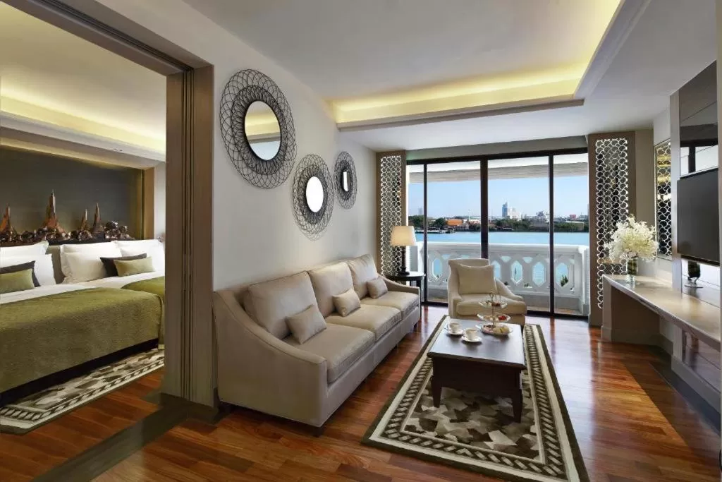 Bed in Anantara Riverside Bangkok Resort