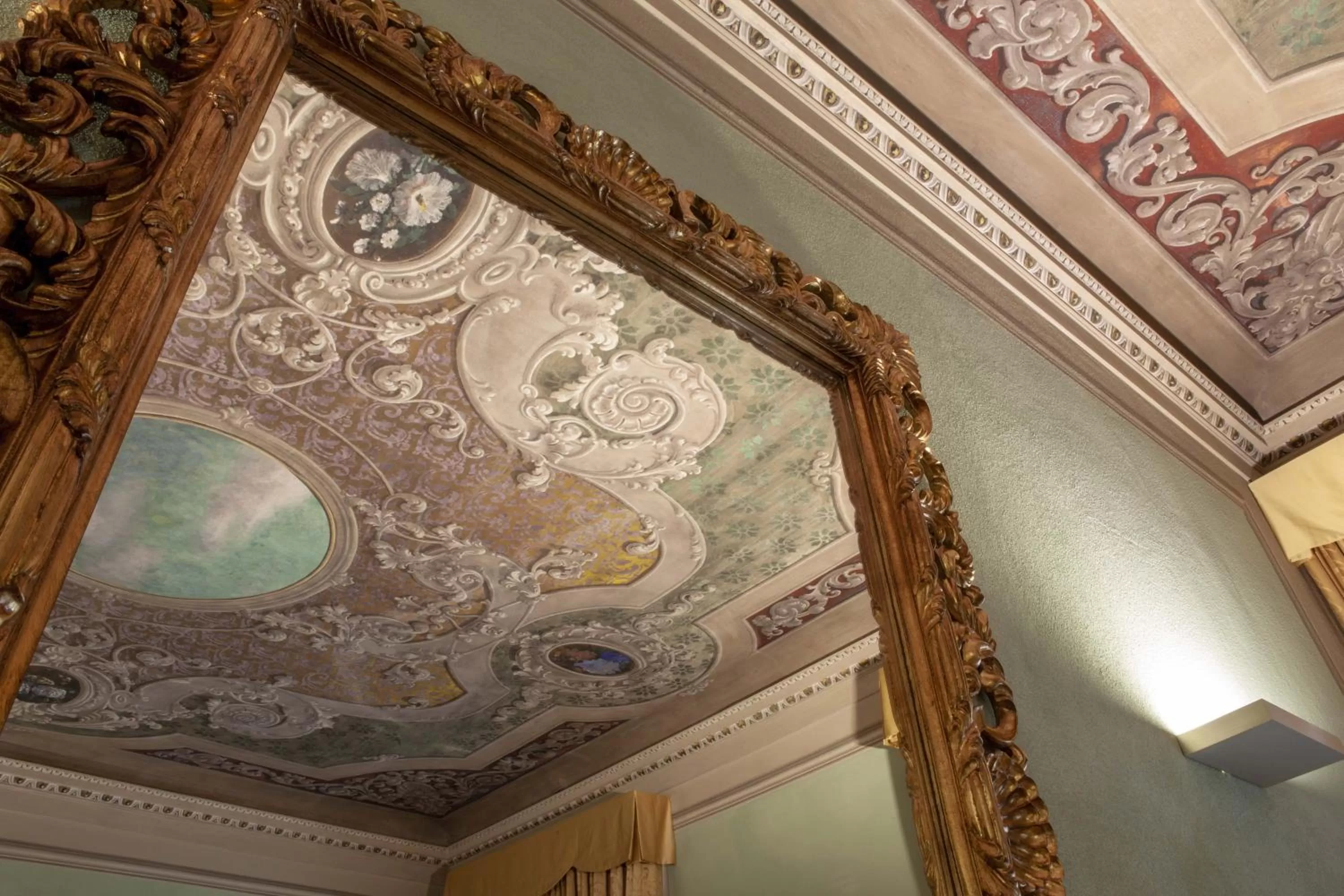 Decorative detail in Hotel Rua Frati 48 in San Francesco