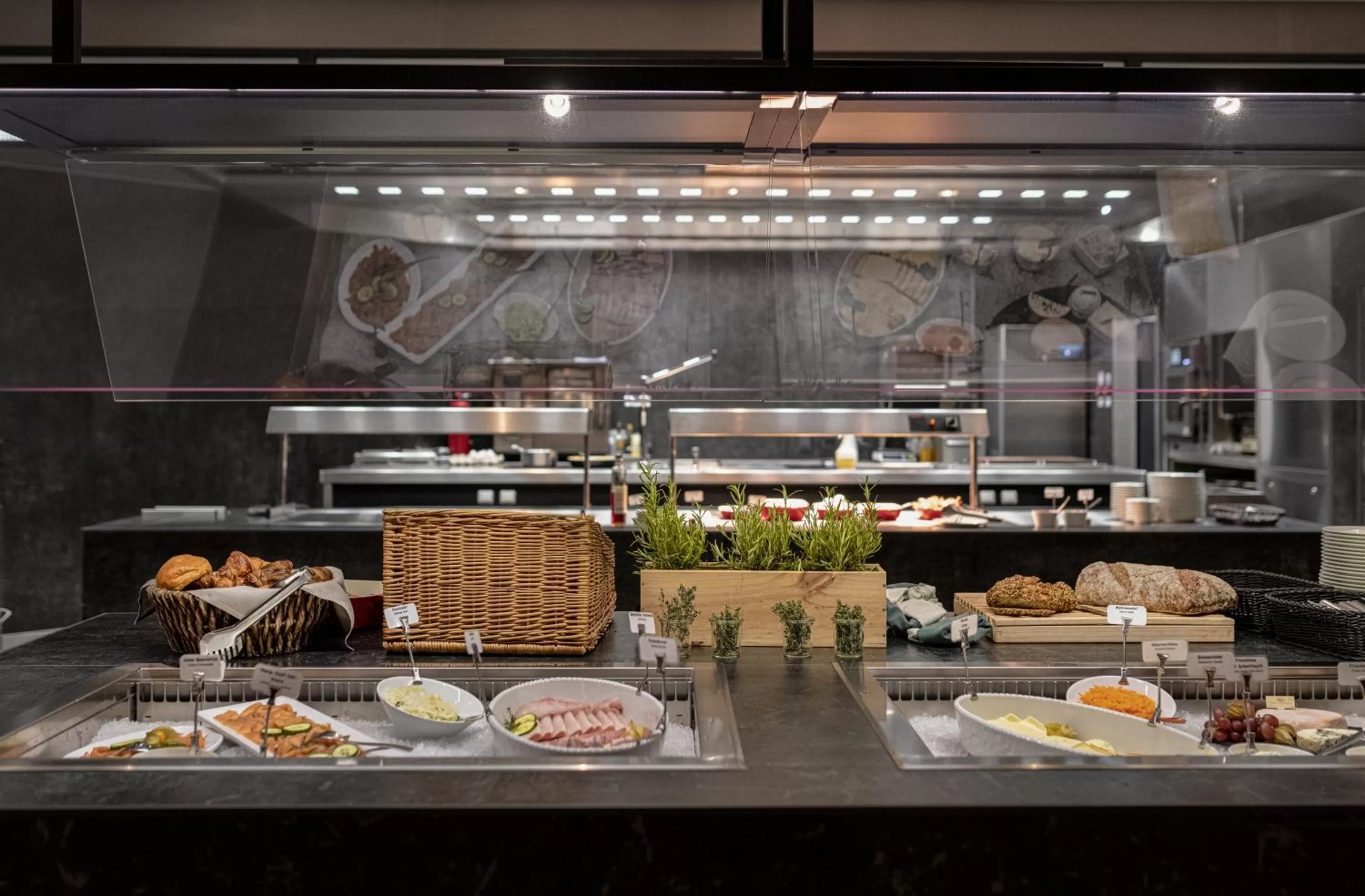 Breakfast in Hotel VierJahreszeiten am Seilersee