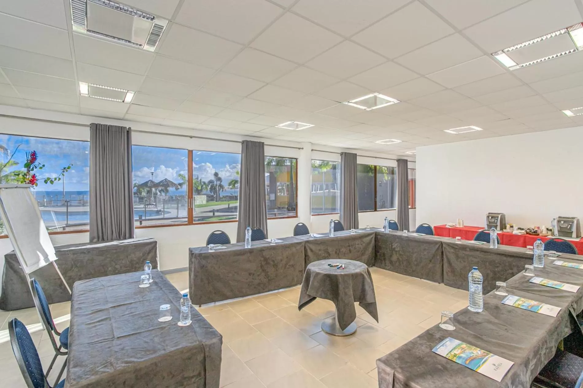 Meeting/conference room in Zenitude Hôtel Résidences Le Salako