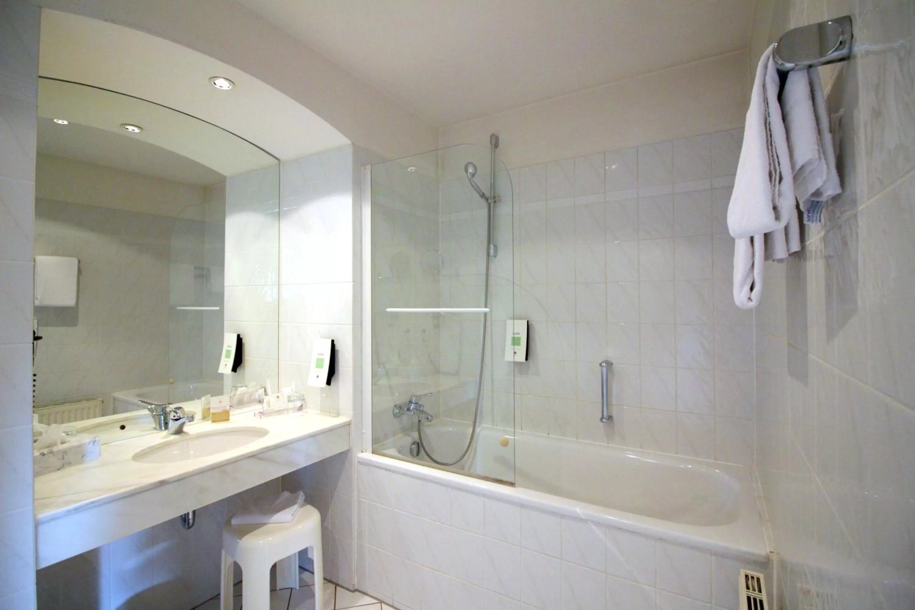 Bathroom in Hotel Am Mühlenteich