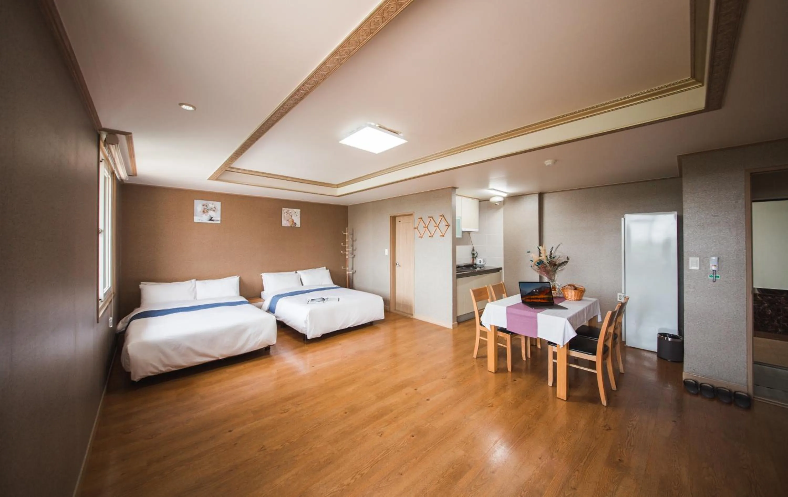 Photo of the whole room, Bed in Jungmun Resort Jeju