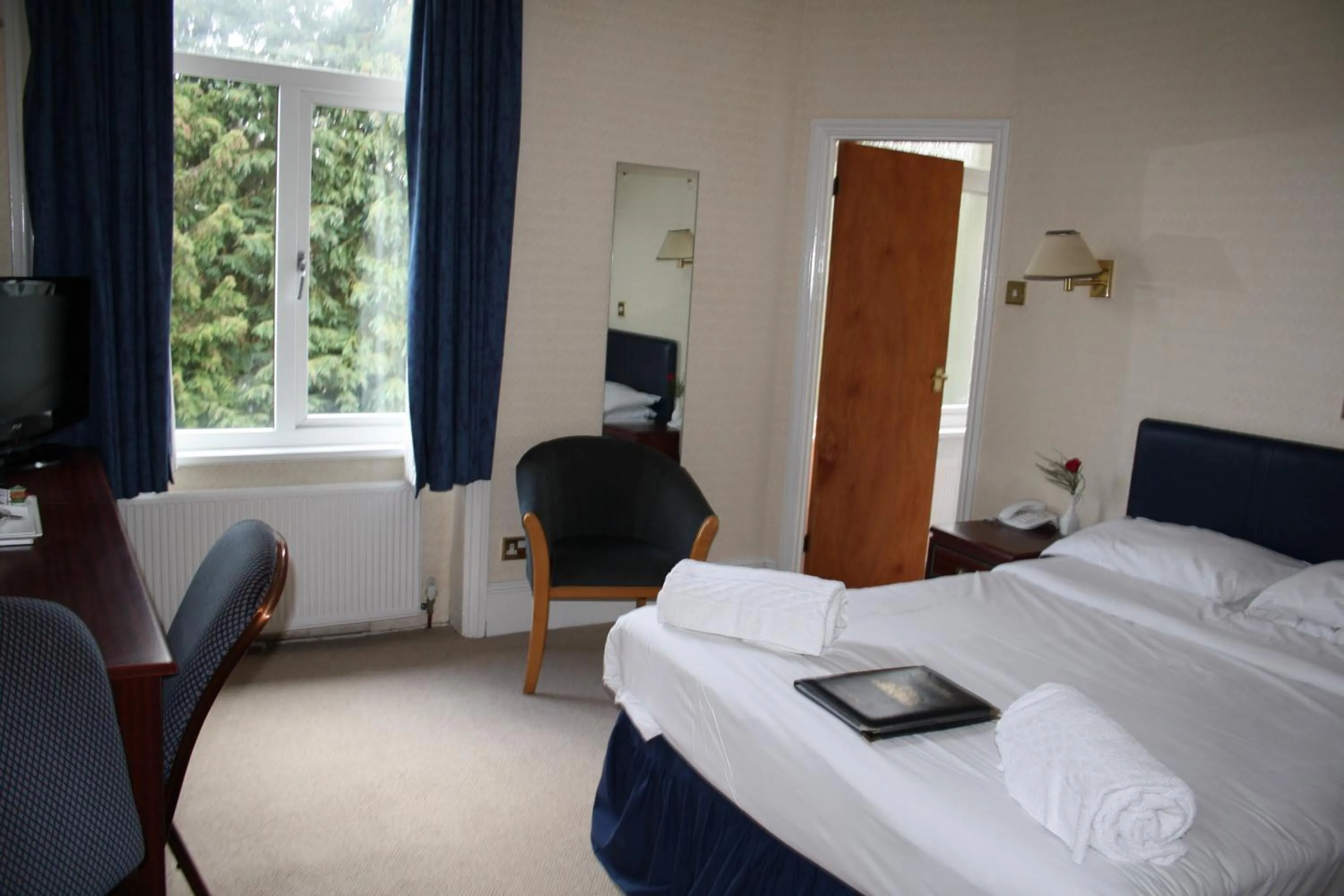 Bedroom in Uno Thames Riverside Hotel By Uno