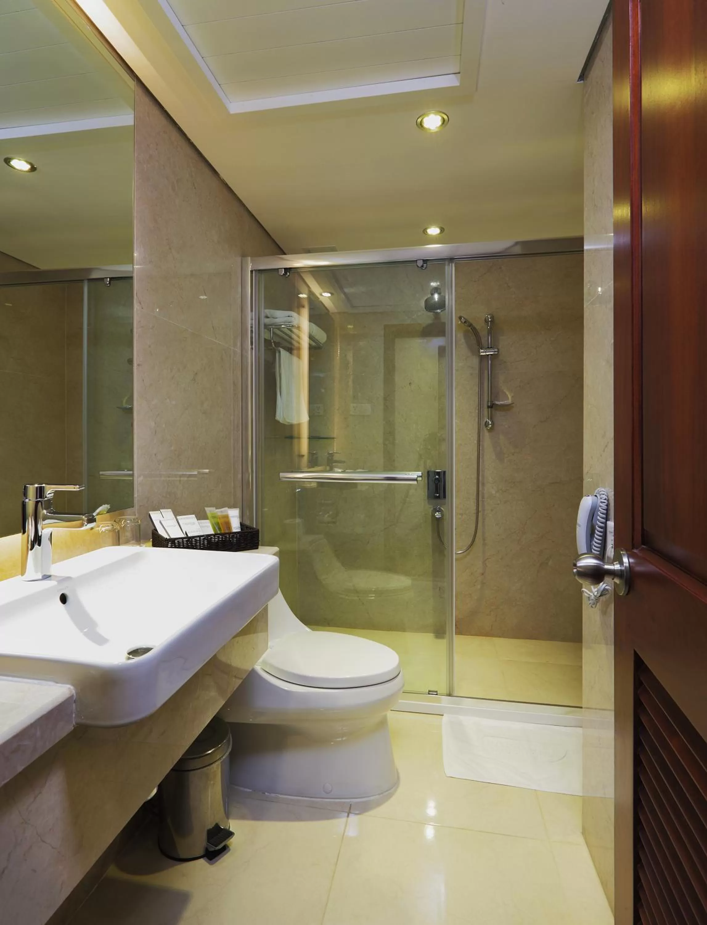 Toilet in Paradise Saigon Boutique Hotel & Spa