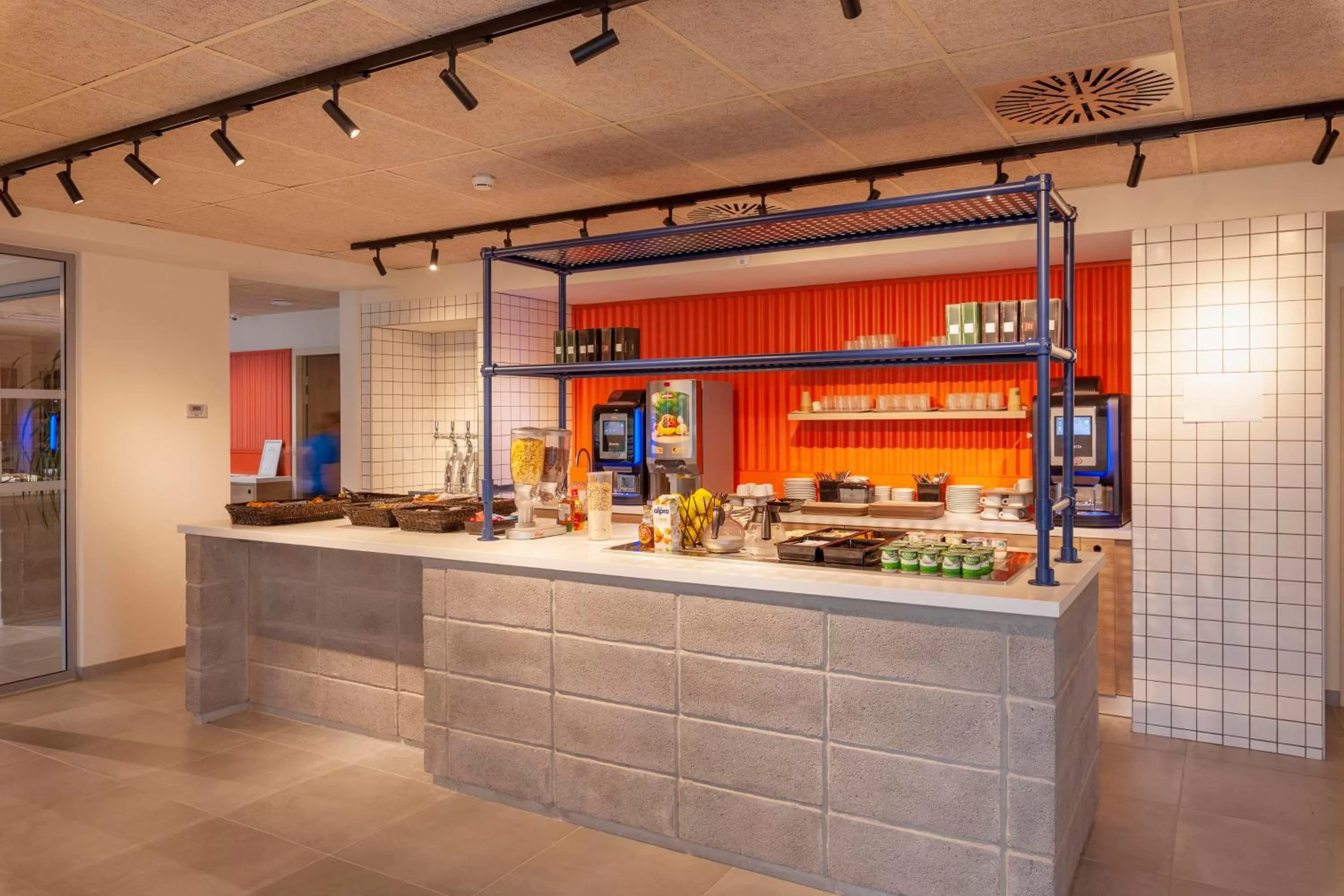 Buffet breakfast in Hotel ibis Mont De Marsan