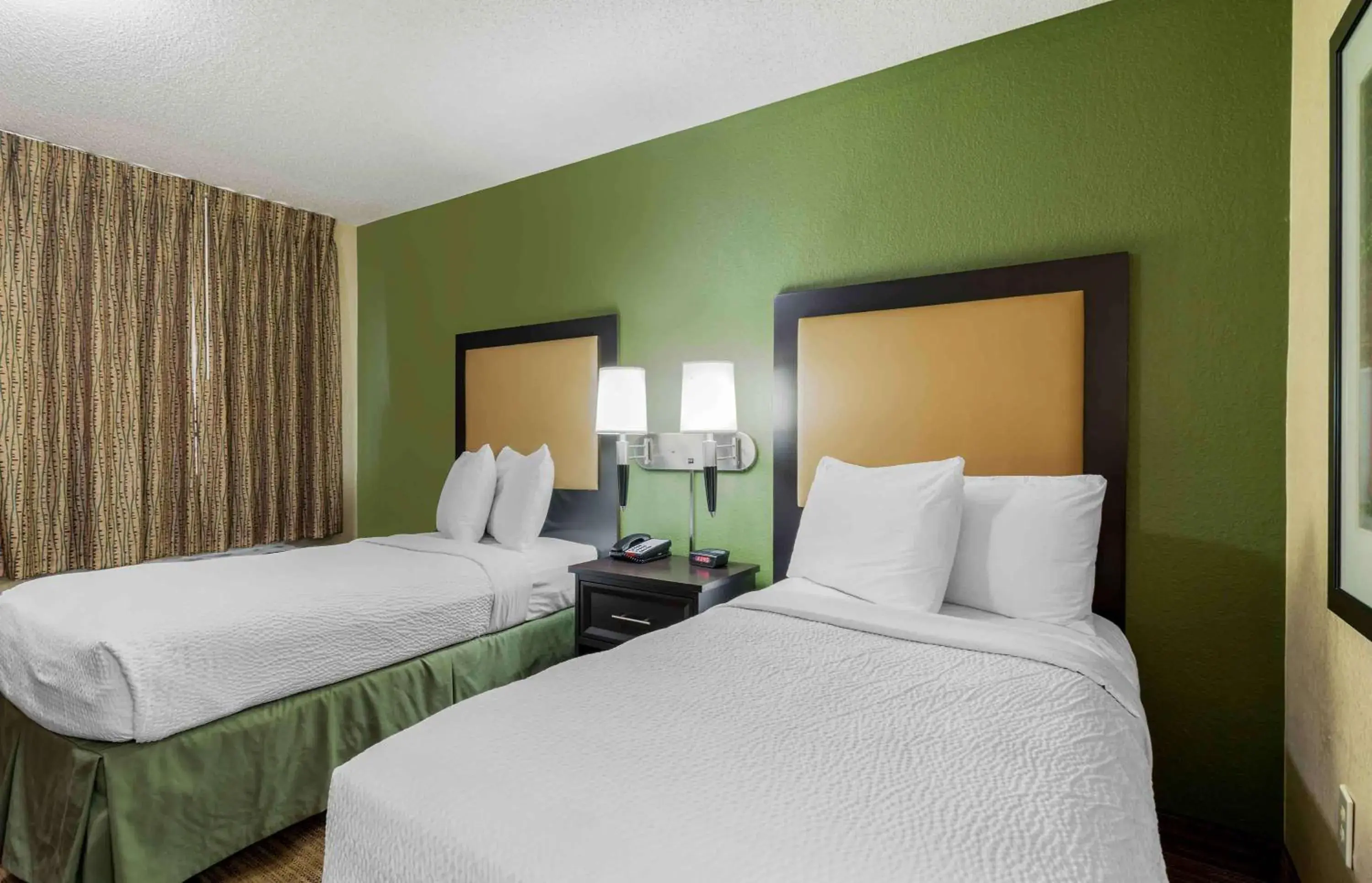 Studio with 2 Twin Beds - Non-Smoking in Extended Stay America Select Suites - Chattanooga - Airport Studio with 2 Twin Beds - Non-Smoking in Extended Stay America Select Suites - Chattanooga - Airport
