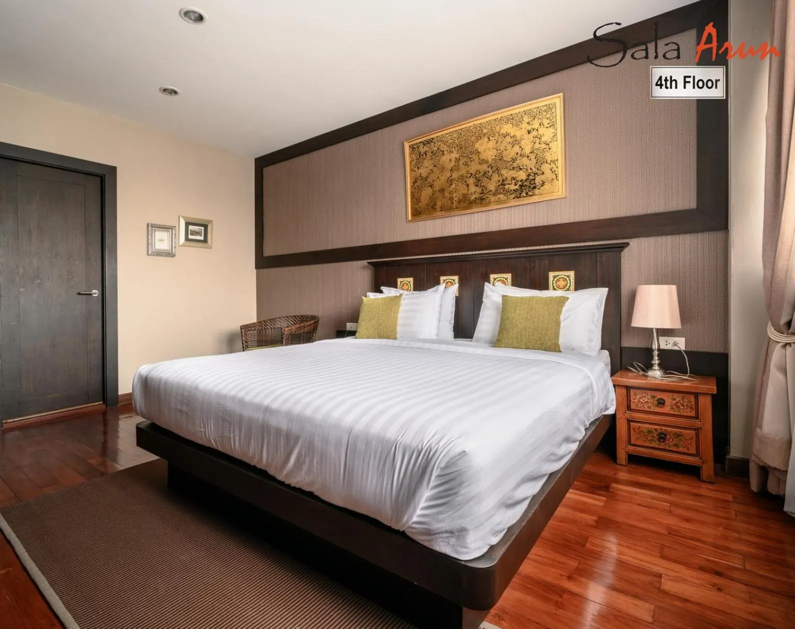 Photo of the whole room, Bed in Sala Arun