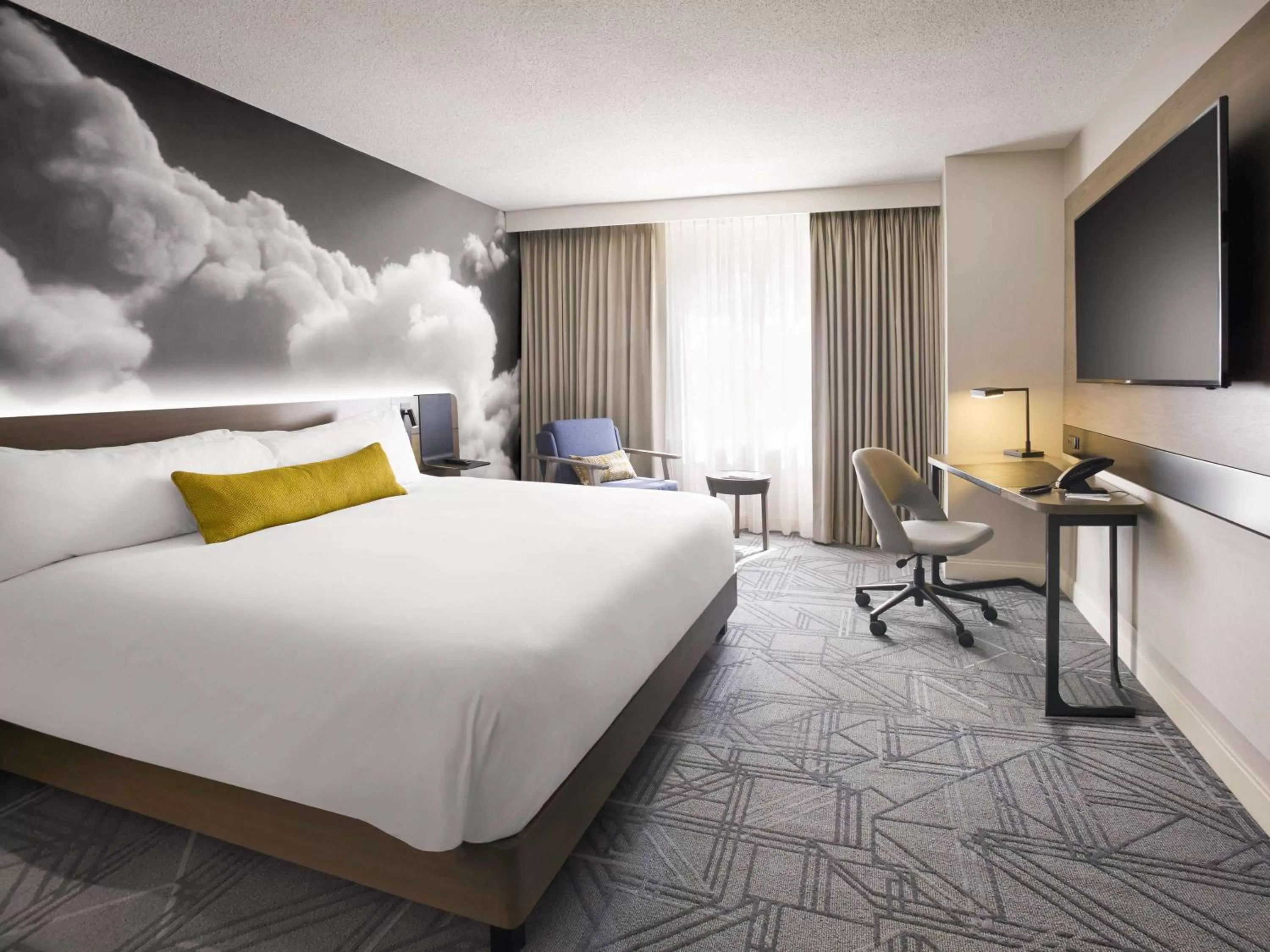 Photo of the whole room, Bed in The Novotel Toronto Centre