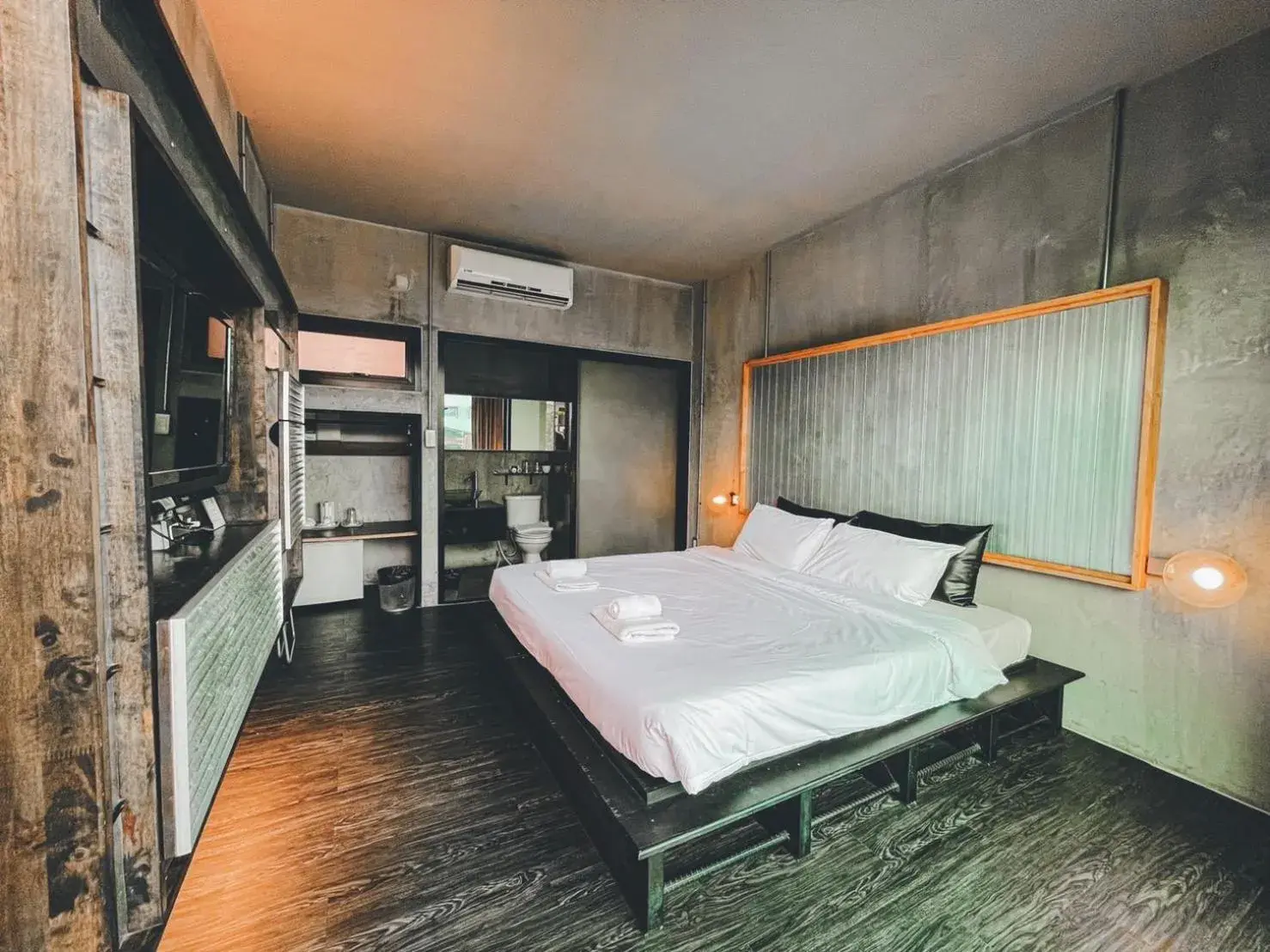 Double Room with Balcony in BED STOP Hotel Chiangmai Double Room with Balcony in BED STOP Hotel Chiangmai