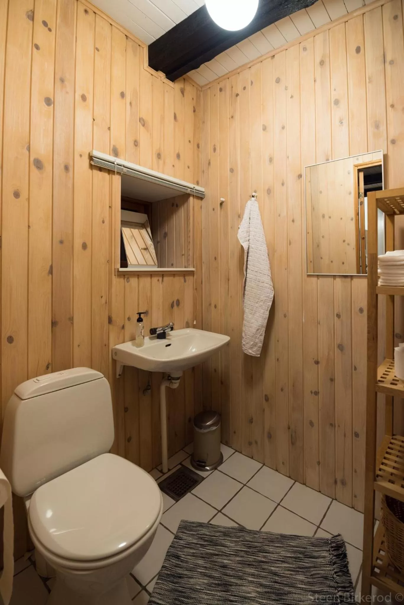 Property building, Bathroom in Dåstrup Bed & Breakfast