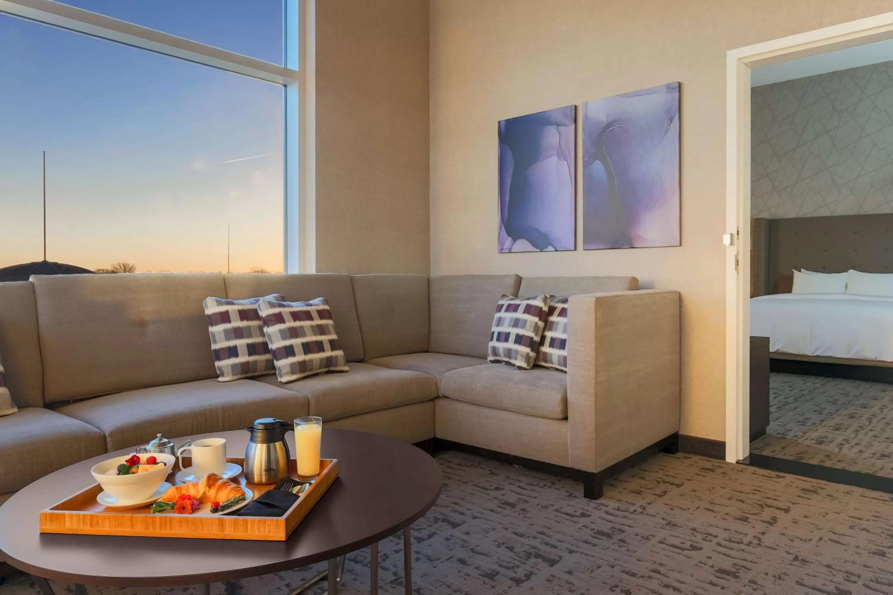 Living room in DoubleTree by Hilton Evansville