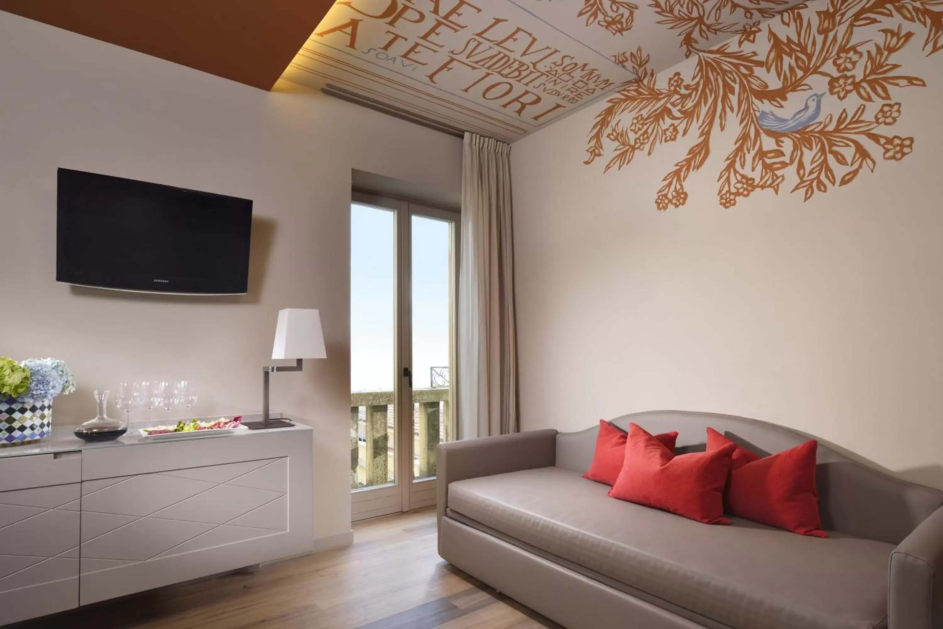 Suite with Balcony in Titano Suites Suite with Balcony in Titano Suites