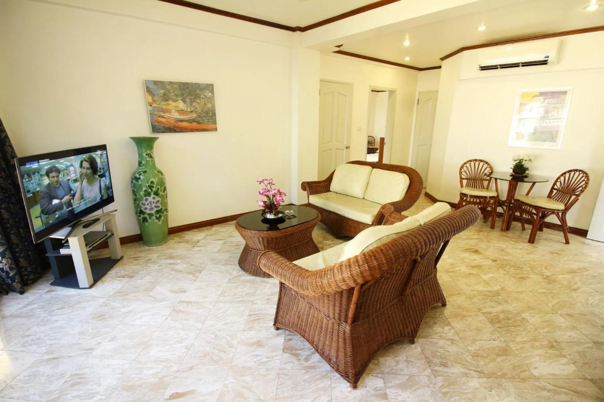 Living room in Mermaid Resort and Dive Center