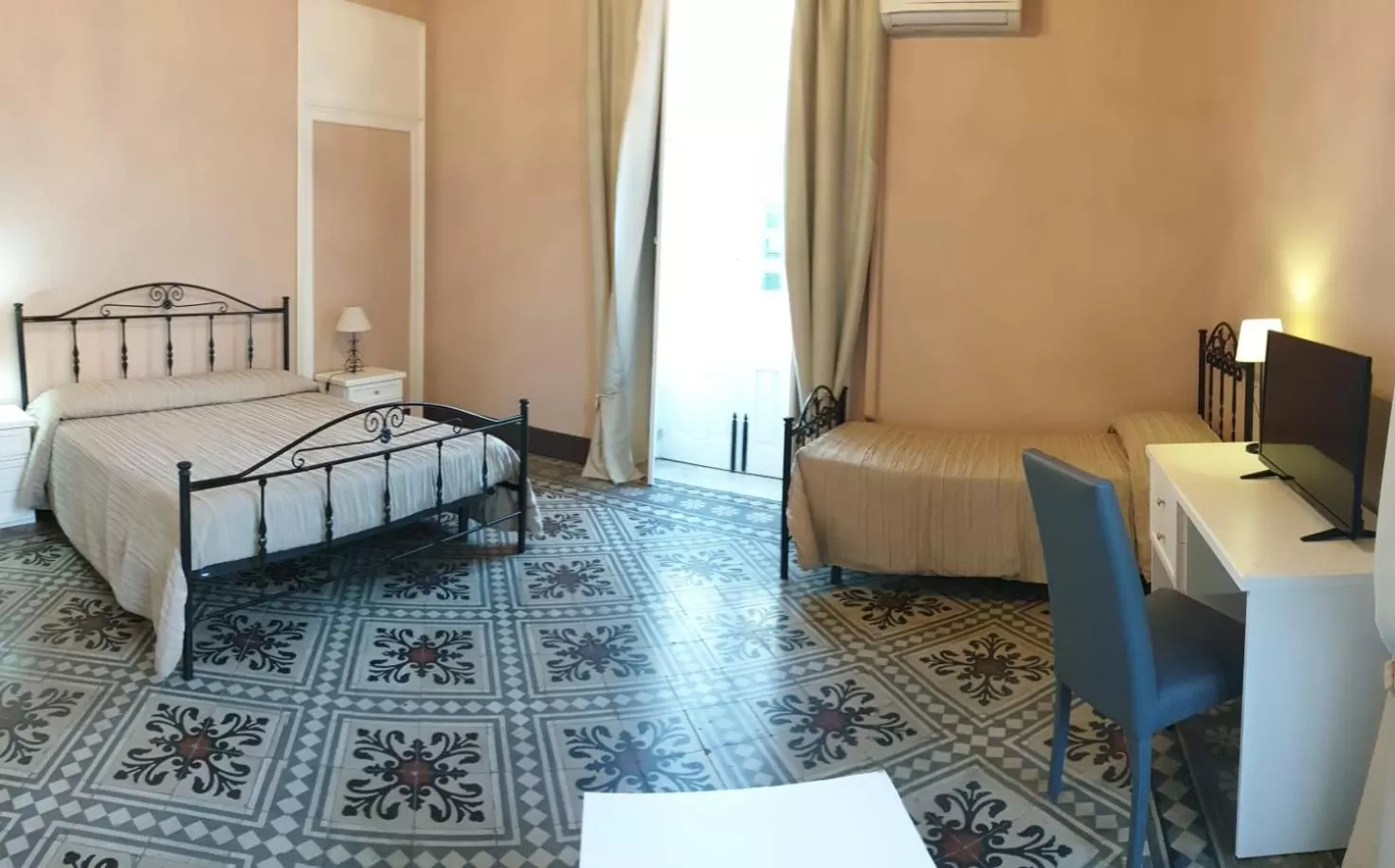 Bed in varcOrtigia Bed and Breakfast