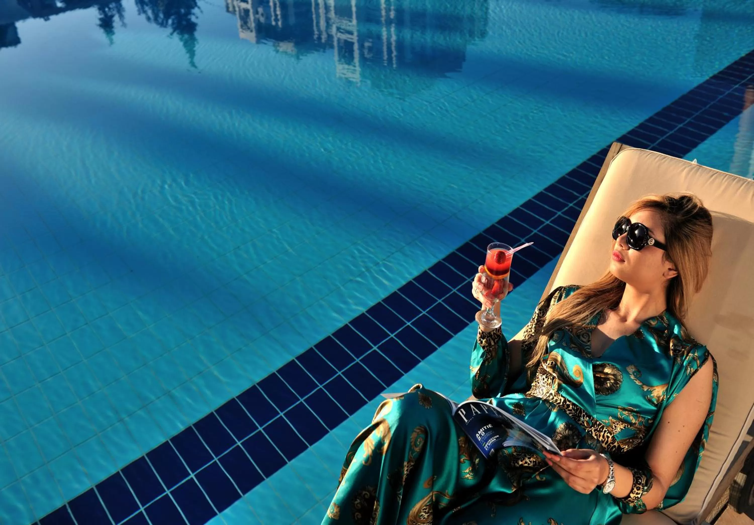 Swimming pool in Hotel Mercure Alger Aéroport