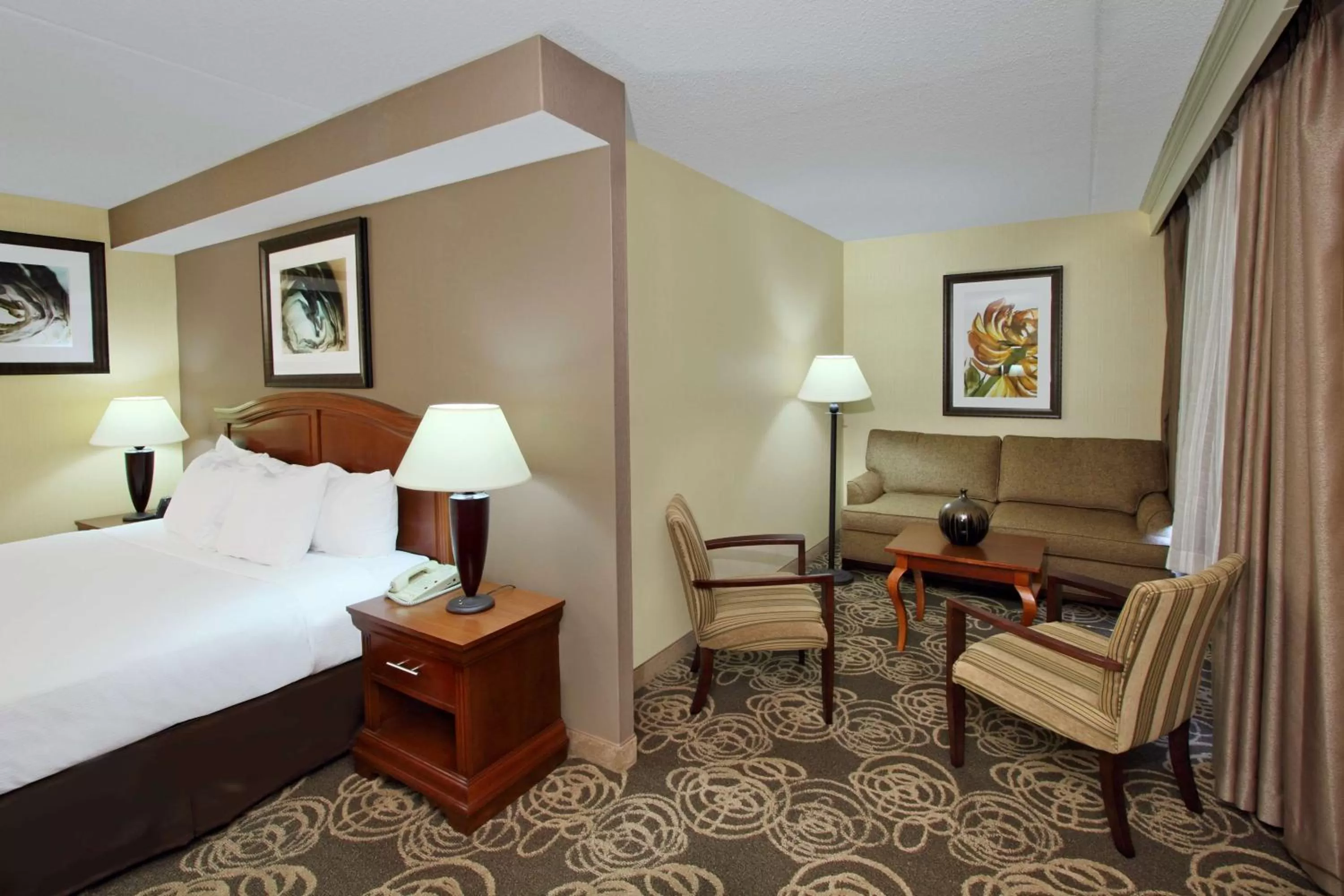 Junior Suite King - Non-Smoking in DoubleTree by Hilton Mahwah