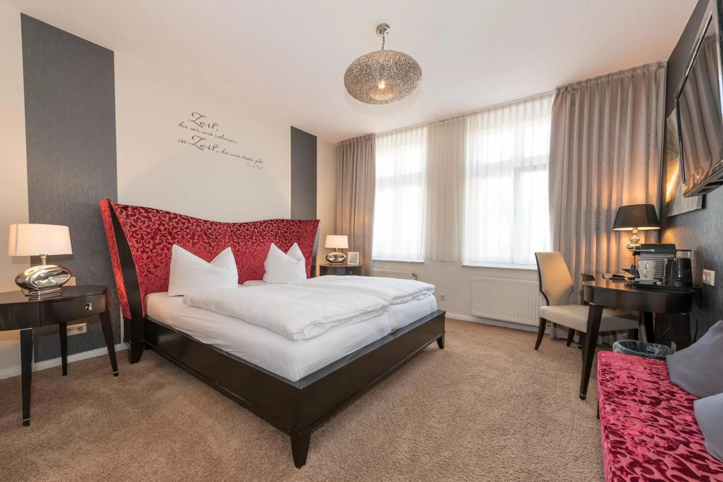 Photo of the whole room, Bed in Hotel Villa Waldfrieden