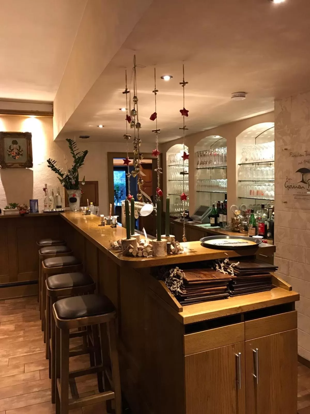 Restaurant/places to eat in Hotel Garni Zum Grünen Baum