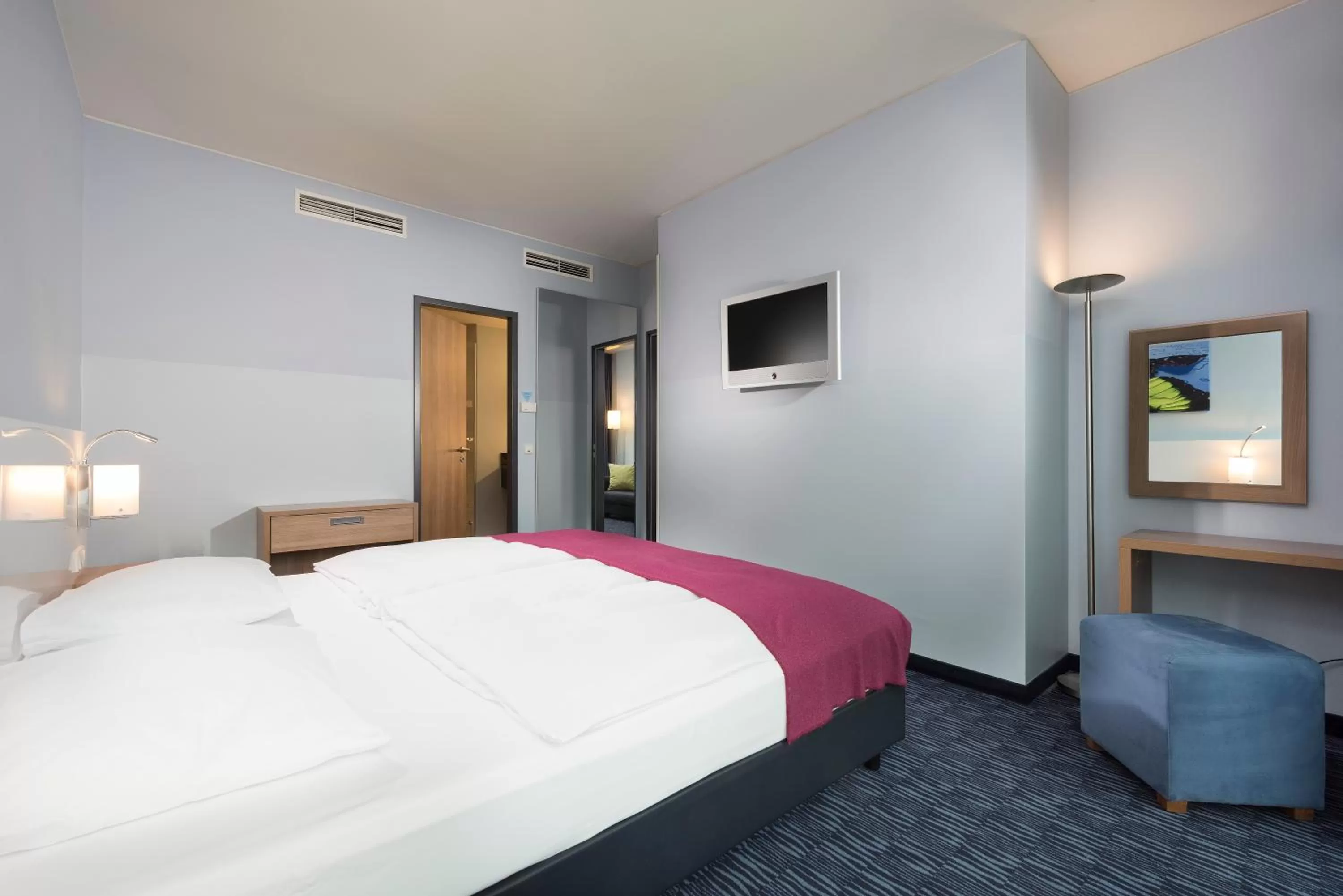 Bedroom, Bed in Seminaris CampusHotel Berlin