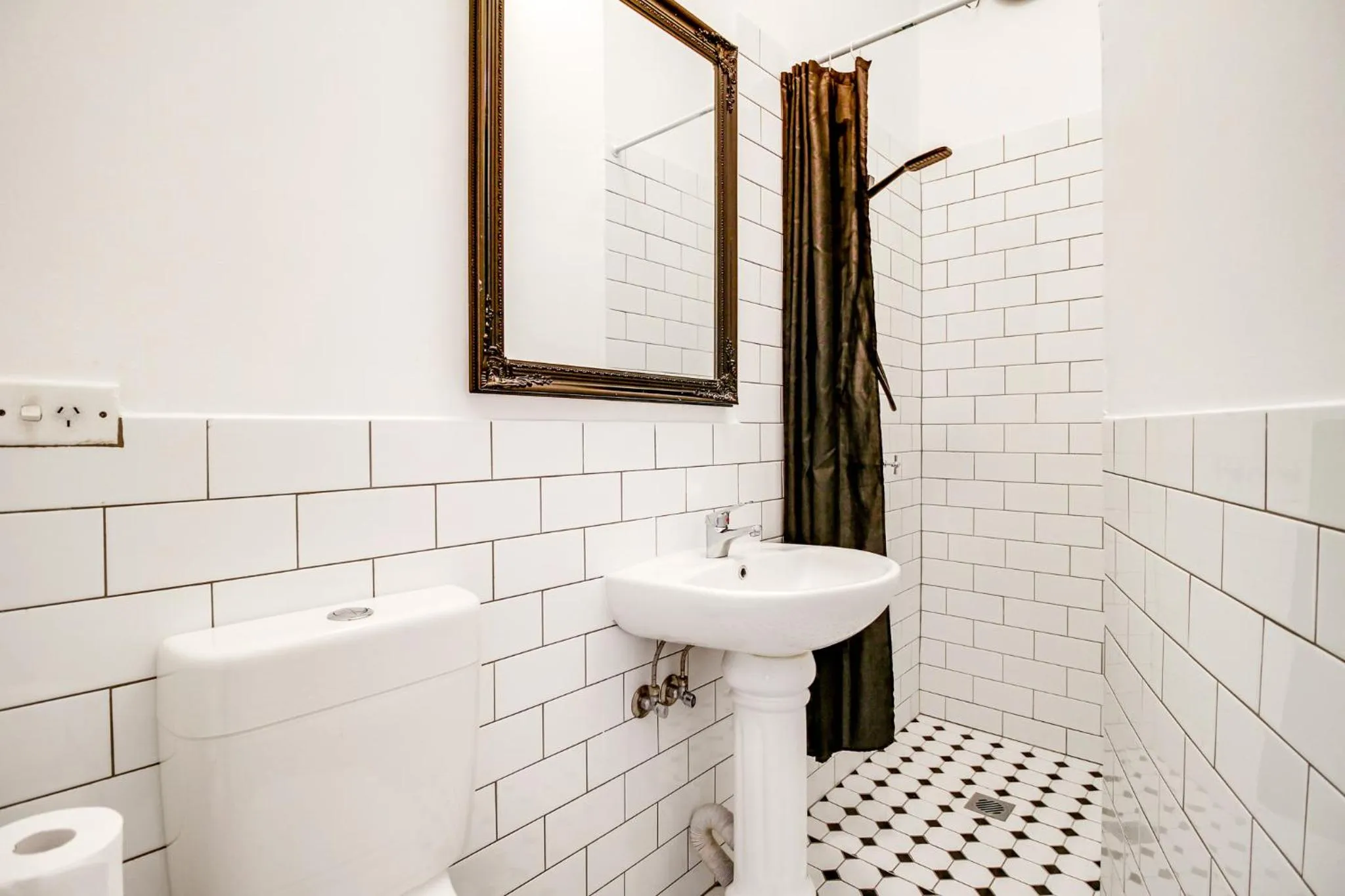 Shower, Bathroom in Darling Harbour Boutique Hotel